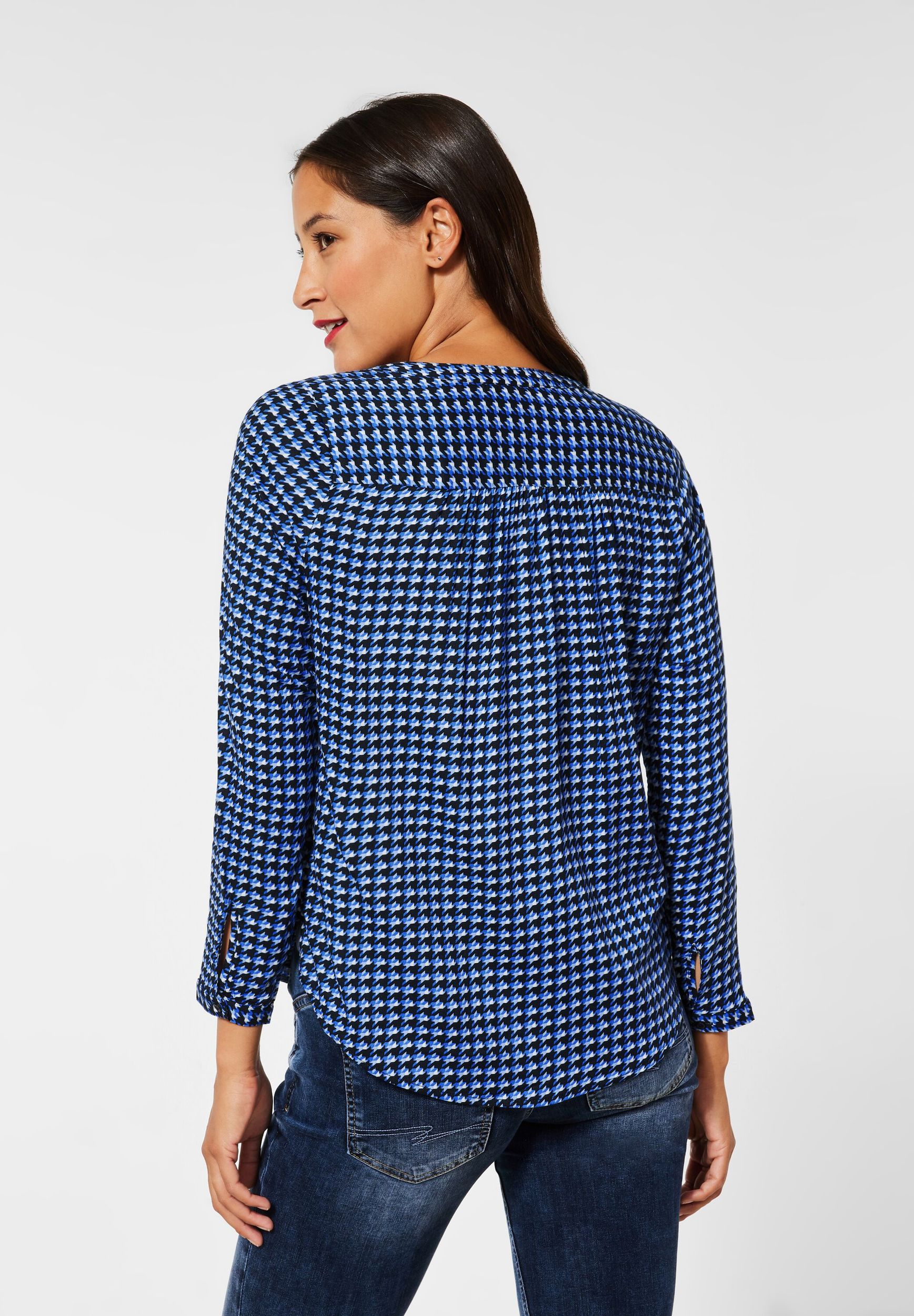 Bluse mit kurzer Knopfleiste