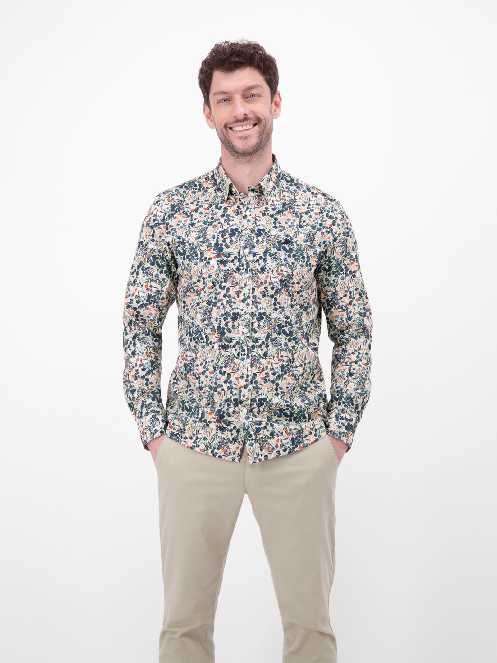 |  BUTTON DOWN | L | white