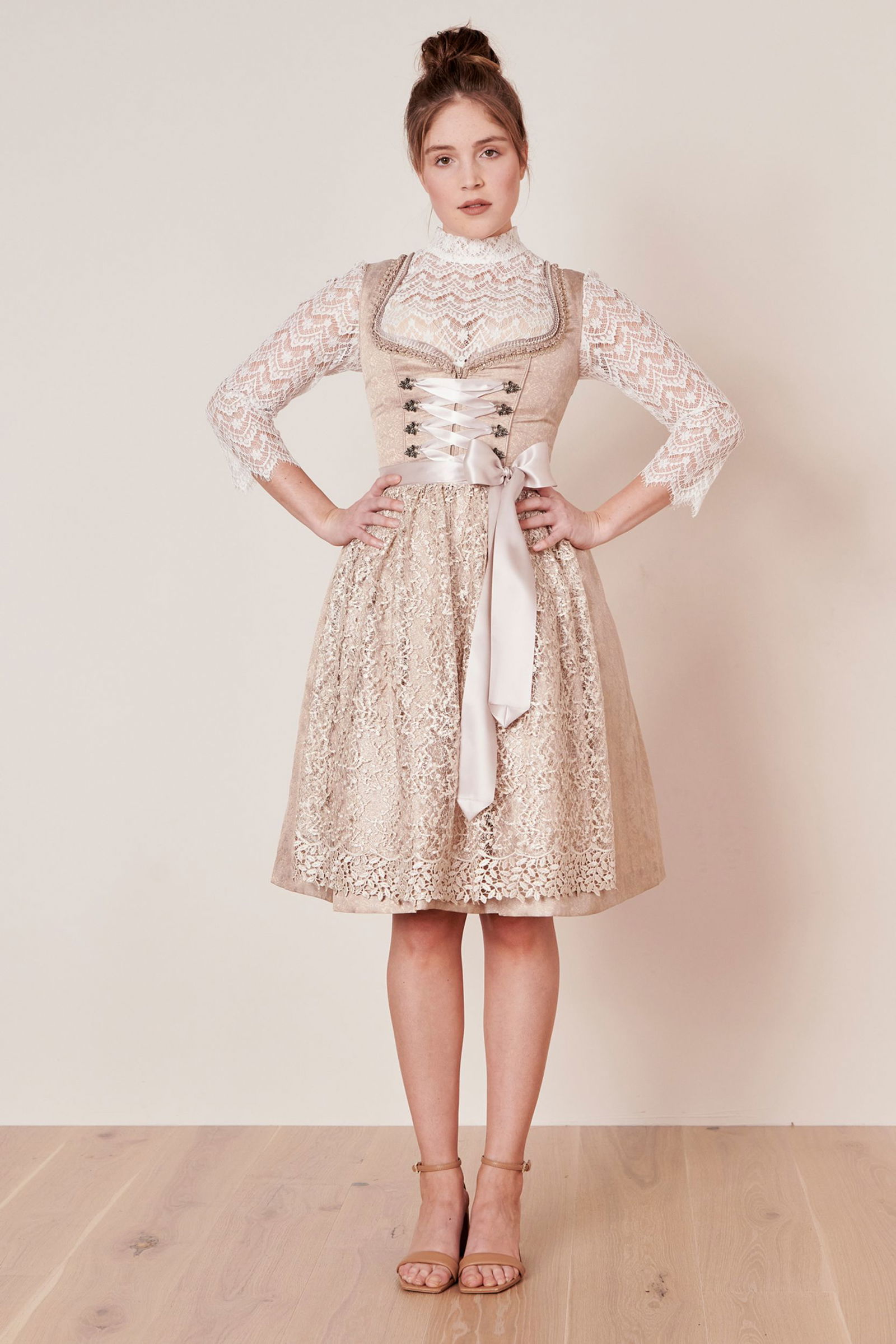 26841b557a62586c92028e93450119f7 | Krüger Dirndl "Gerda" 60cm | 40 | beige