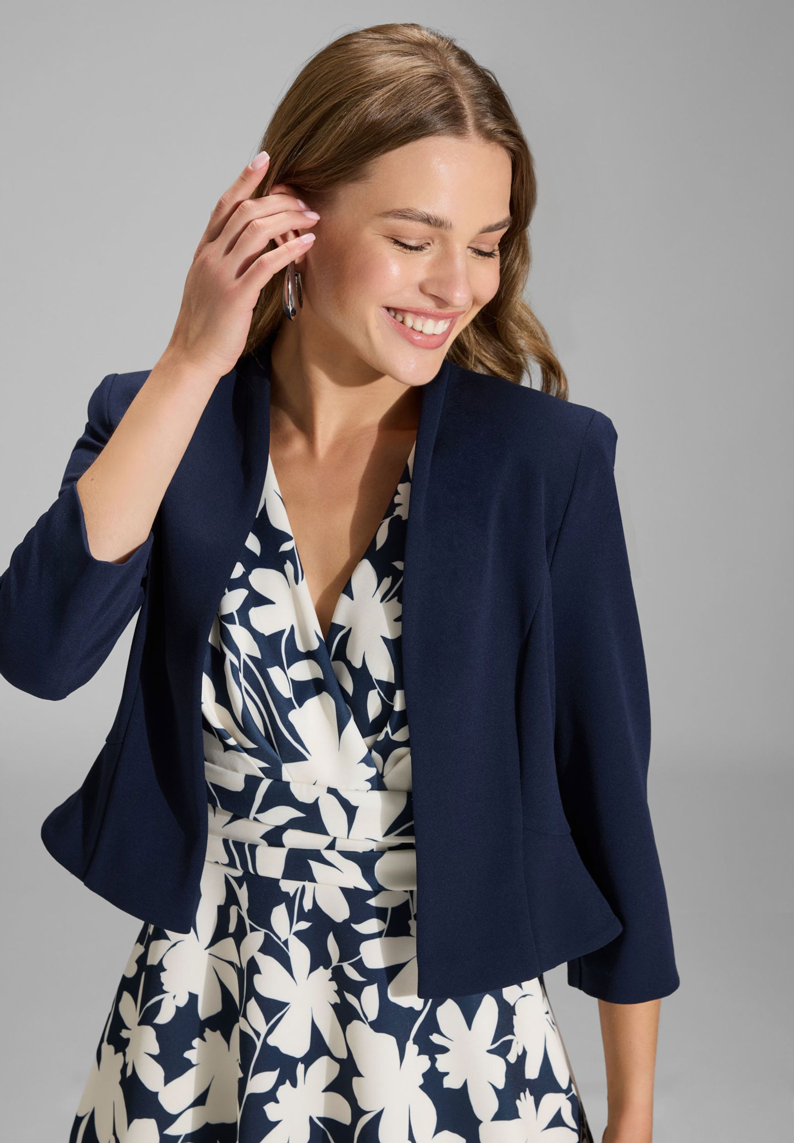 |  Taillierte Jacke aus Jersey Crêpe, black | 38 | navy