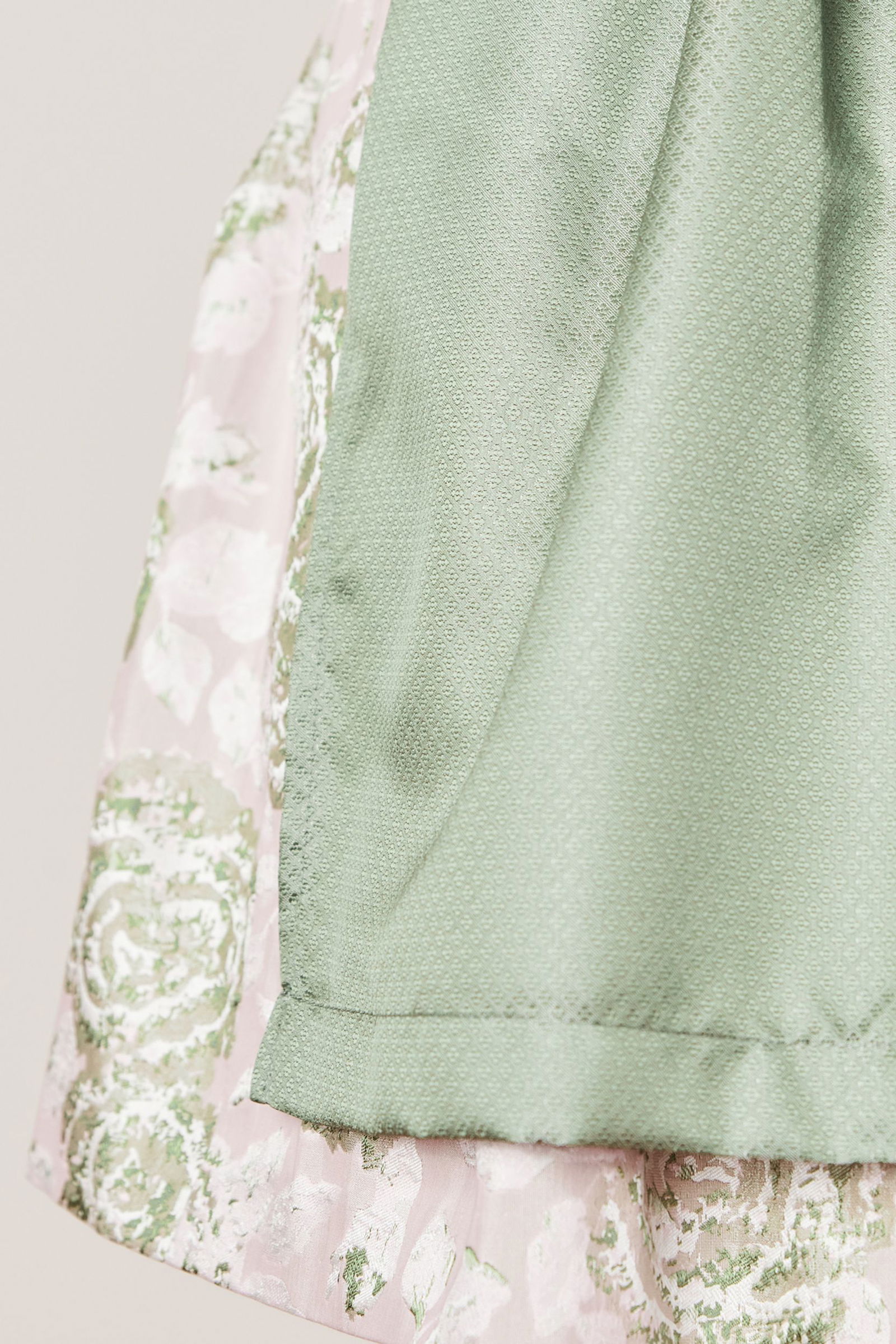 535359b4c5f496a83c629f7e44a656f1  |  Dirndl kurz | 34