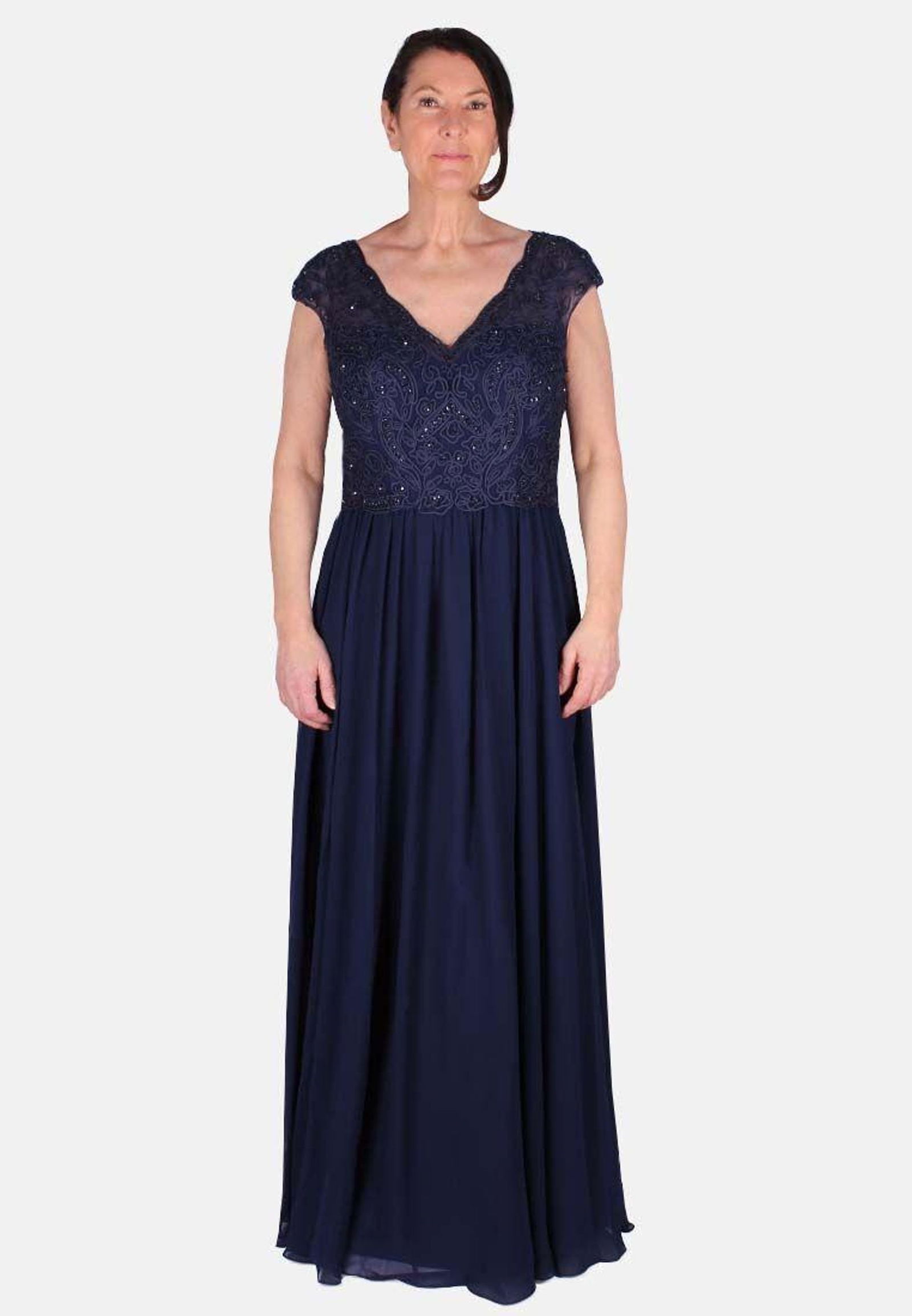 e393611333f901abb8c0b3aa05a50c2a Luxuar Langes Kleid