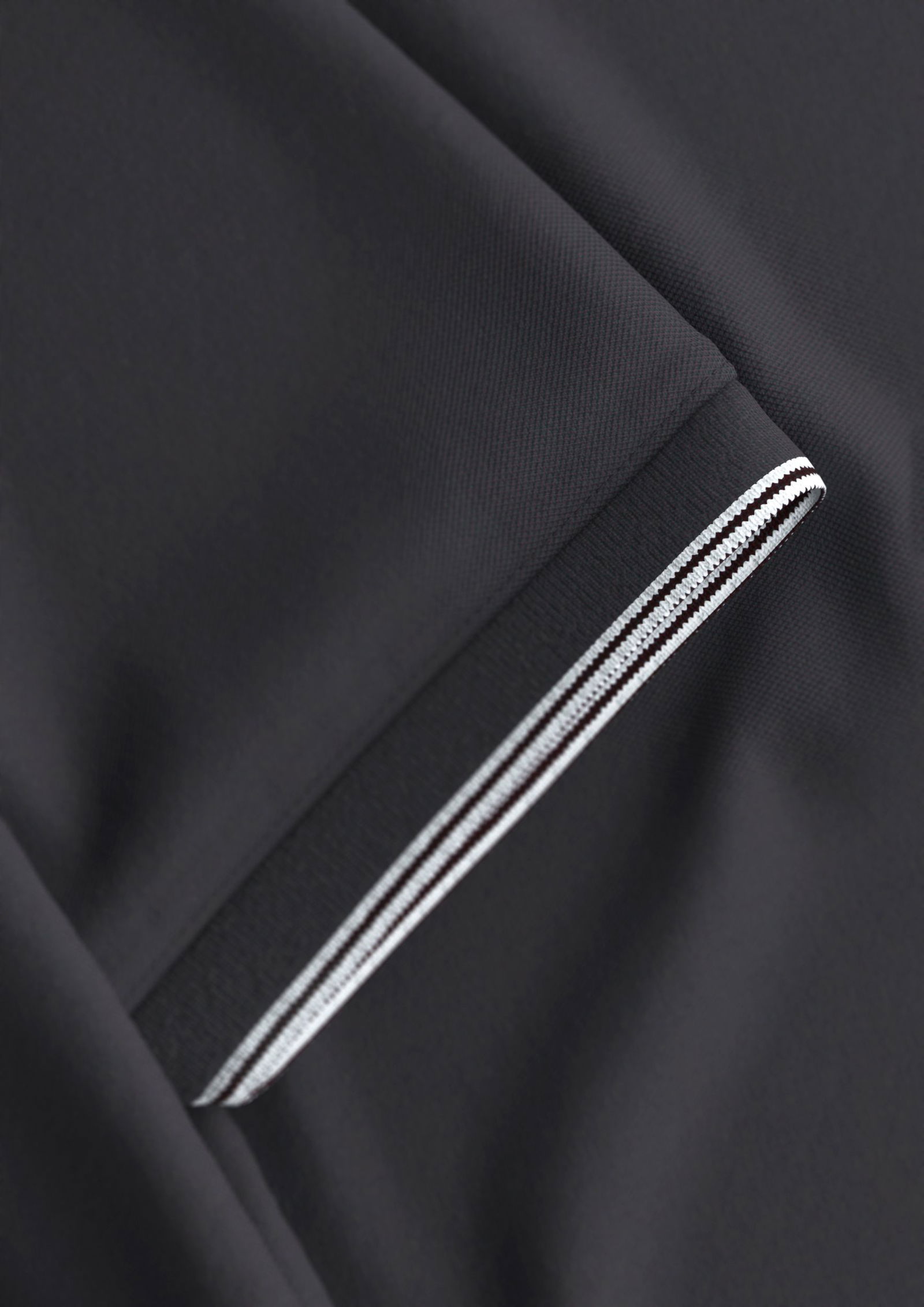 4f2689aa8600c0a5c4d3be8b4f5a0b98 | 15 JJJ-04Agnello 10019372, Black | L | black