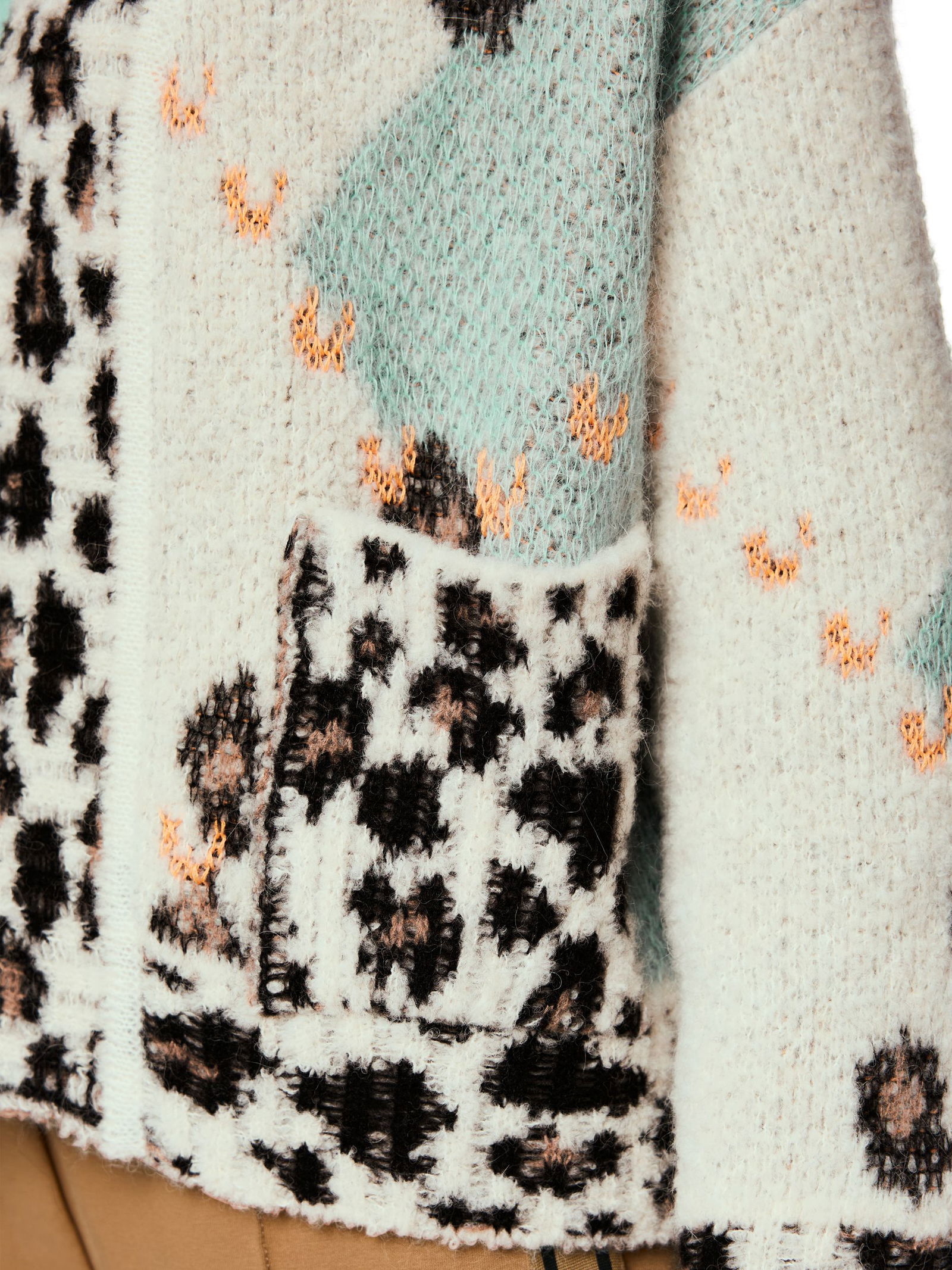  | Cardigan, soft teal | 40