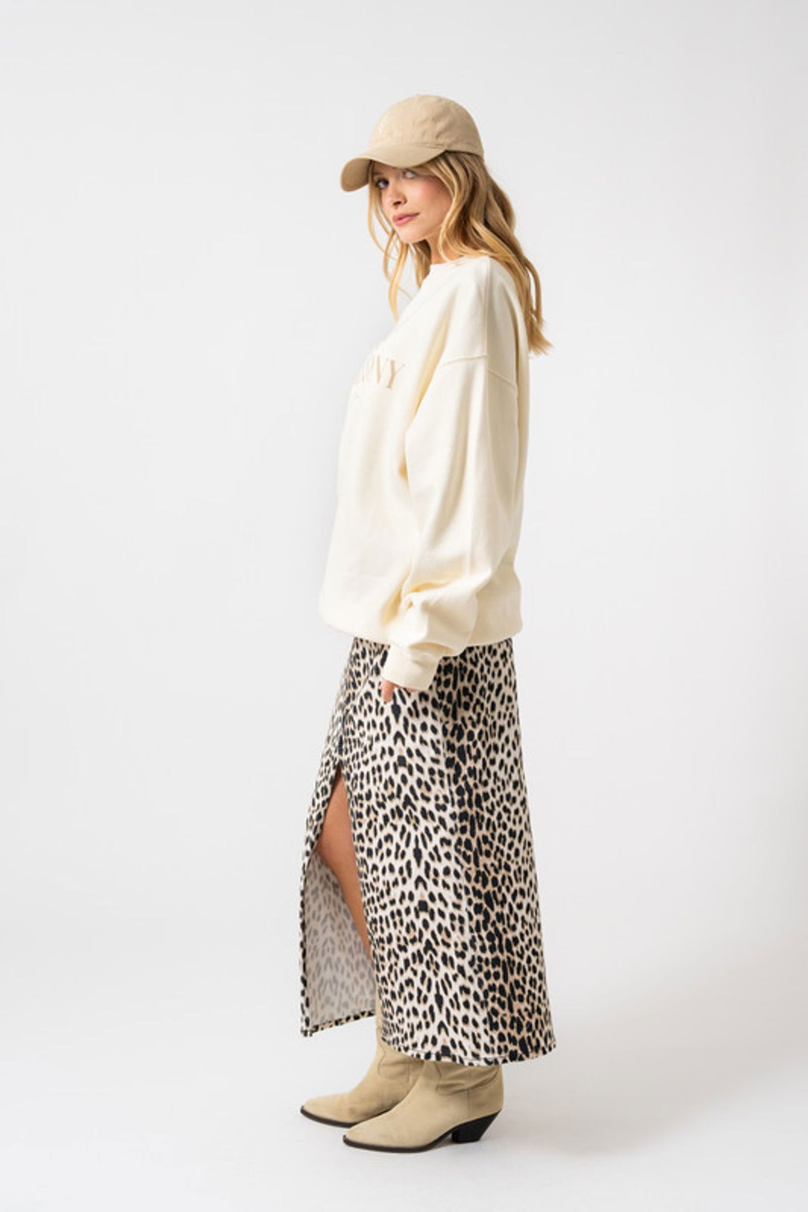 b76807edc9410282dde407e4a940fbd6 Oh April | Oh April Sommerrock | M | Leo