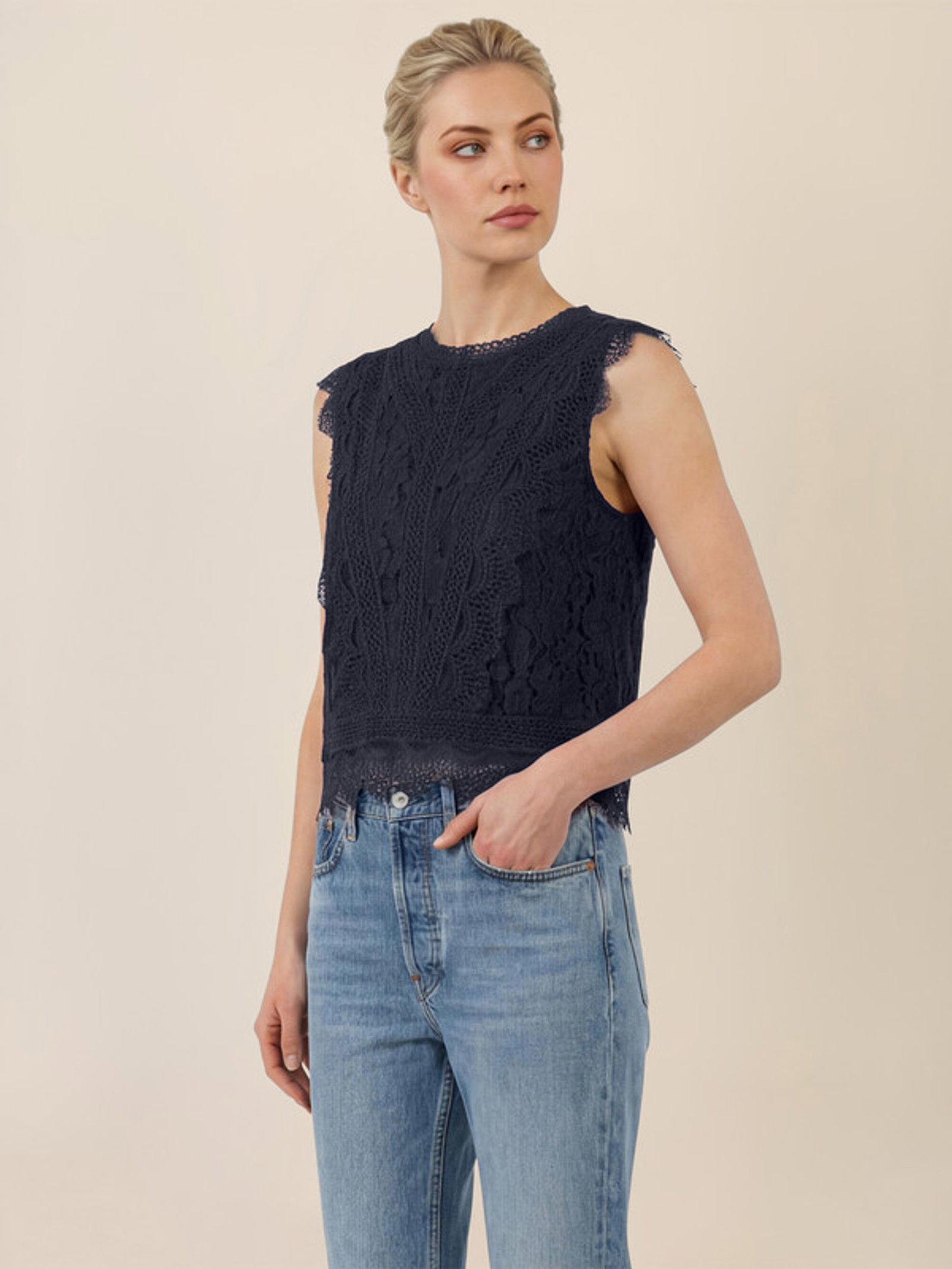 Apart Spitzentop mit Rüschen und Häkeldetails #2