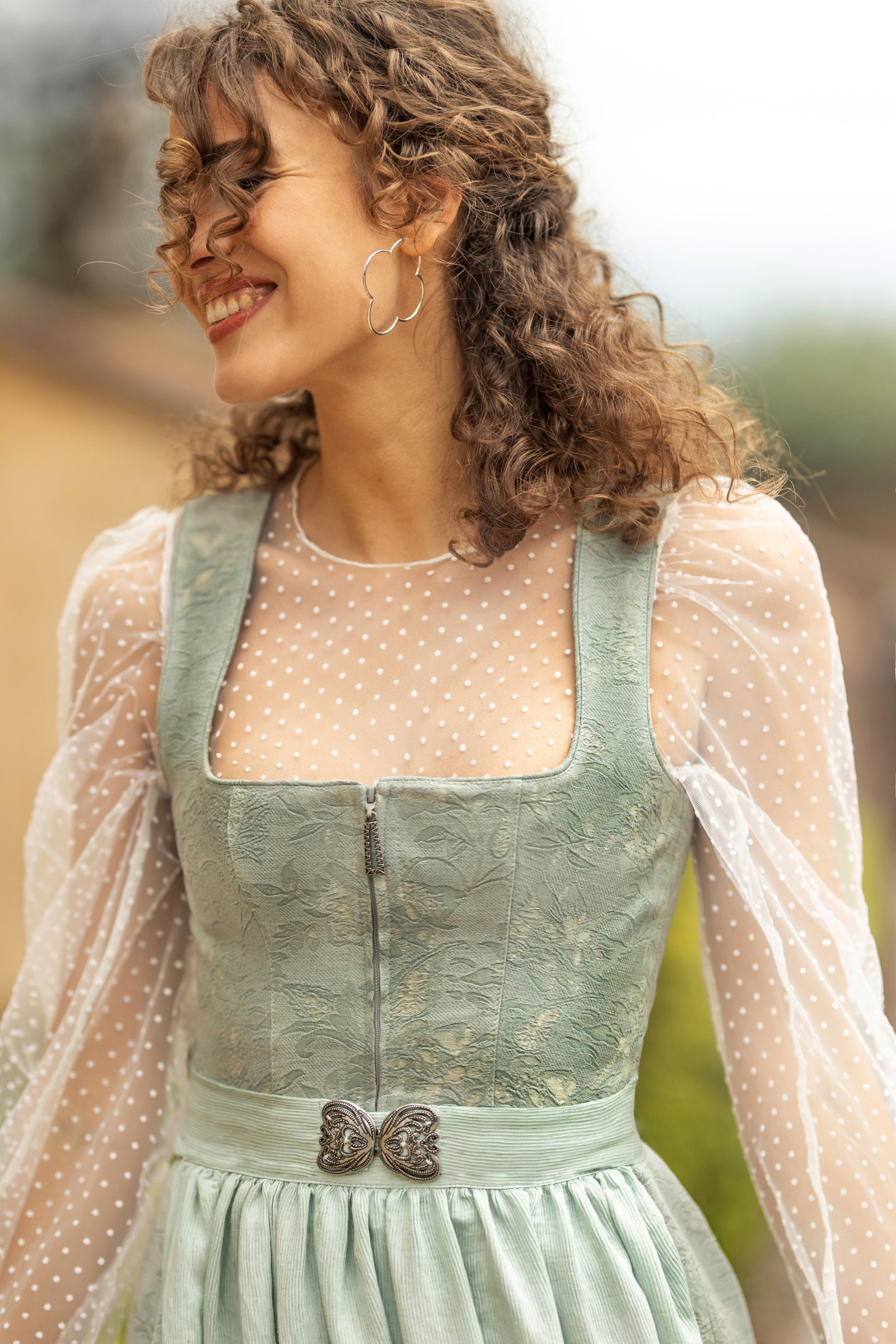 Dirndlbluse Kinding Langarm Puffarm ecru #4