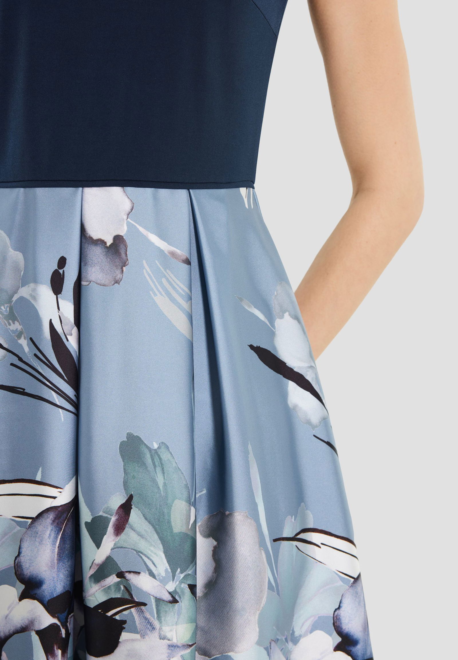 SWING Kurzes Kleid 
