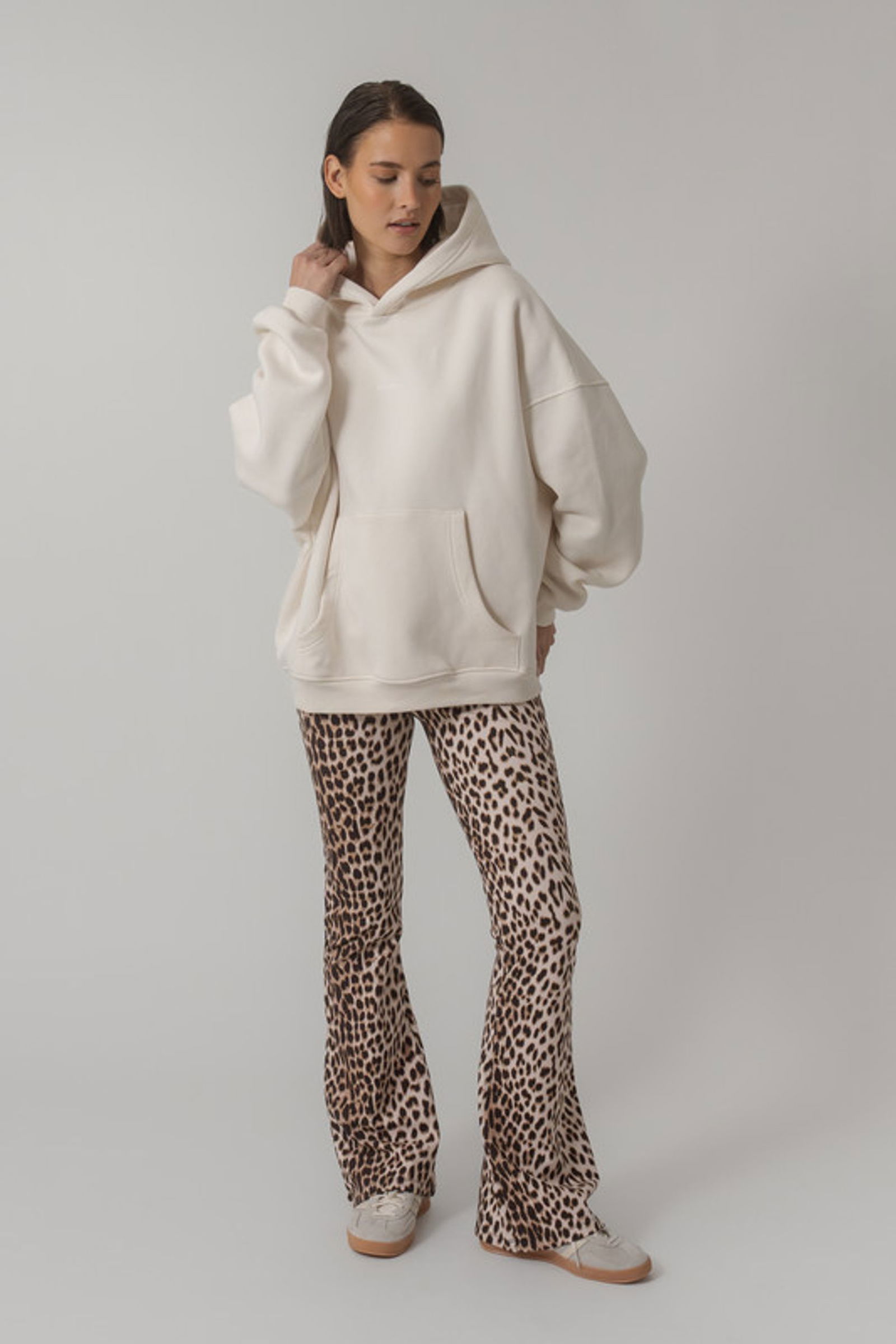 28ef8c8f7cd318d4f5c478346abd187f Oh April | Oh April Sweatshirt | M | Sand