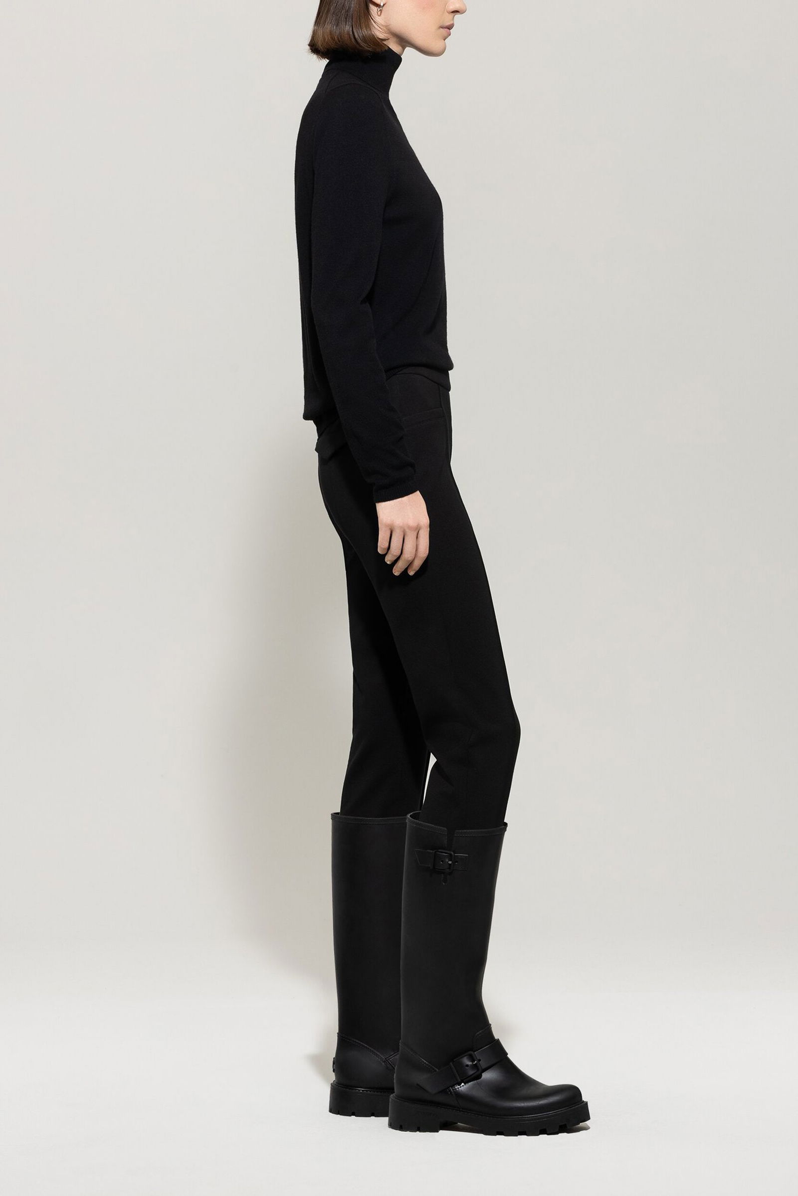  | Hose, deep black | 40 | black