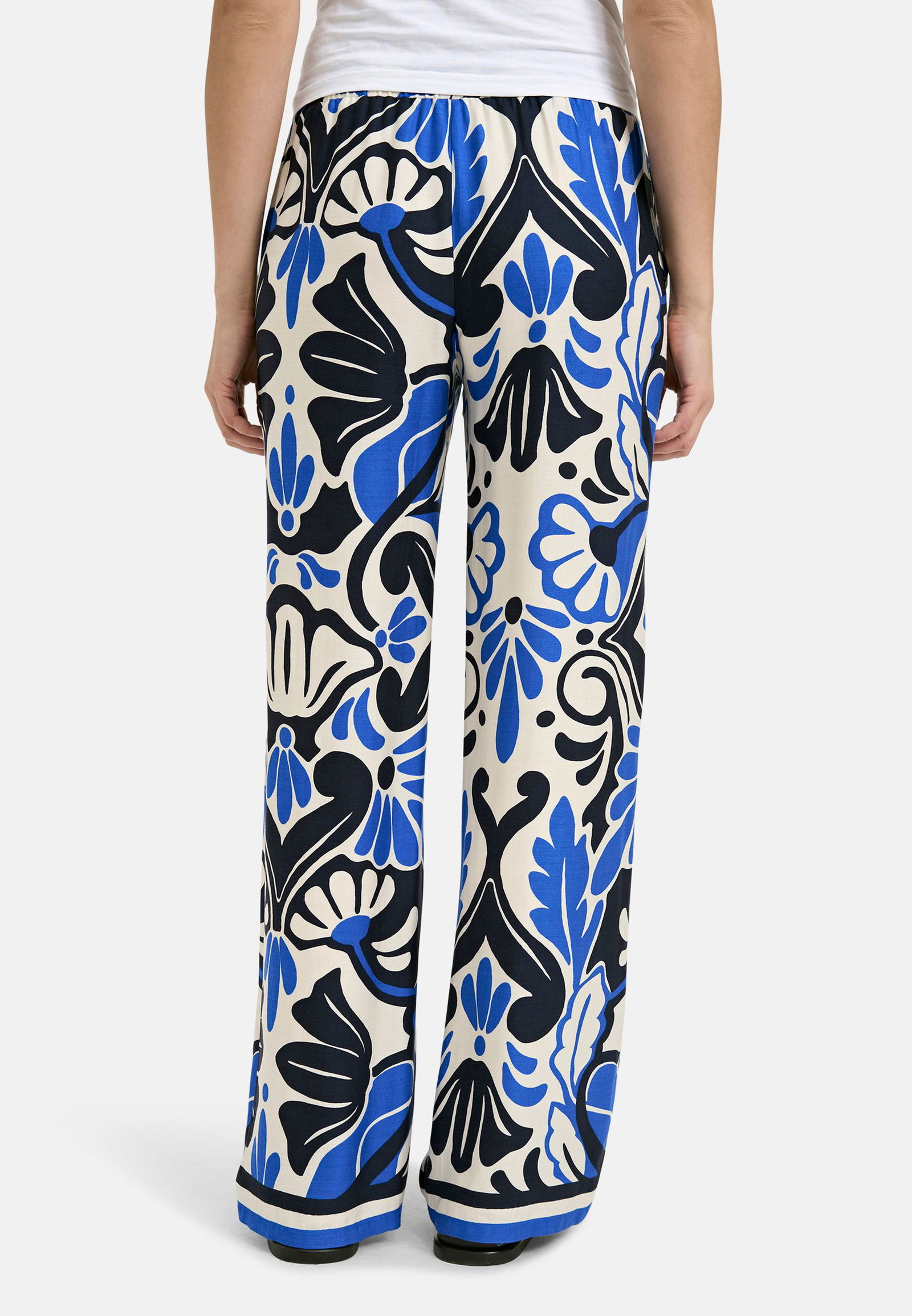 4be142e16a15408ce382645e243cb66f Milano Schmale Hose