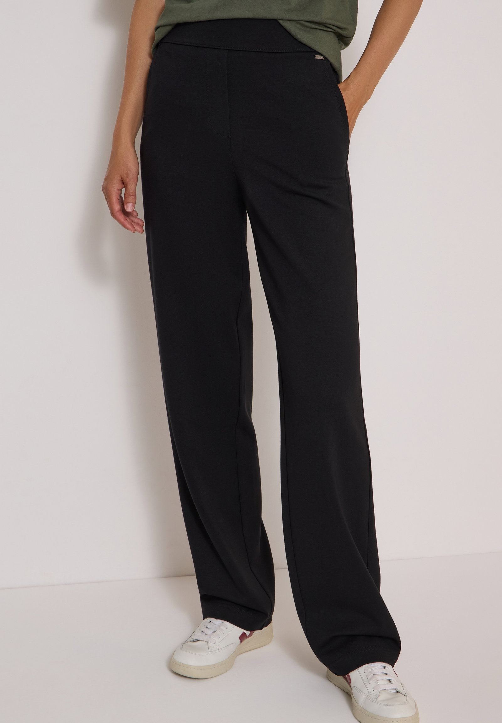 NOS Style Neele Straight SOLID, Black #6