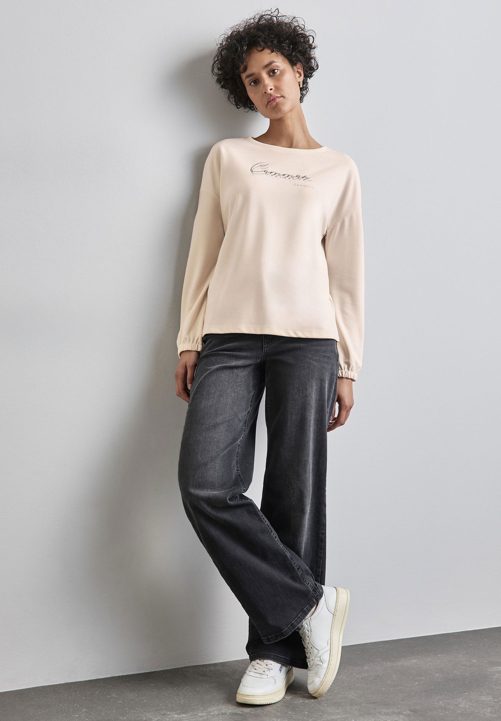  |  Shirt mit Stickerei | 38 | lucid white