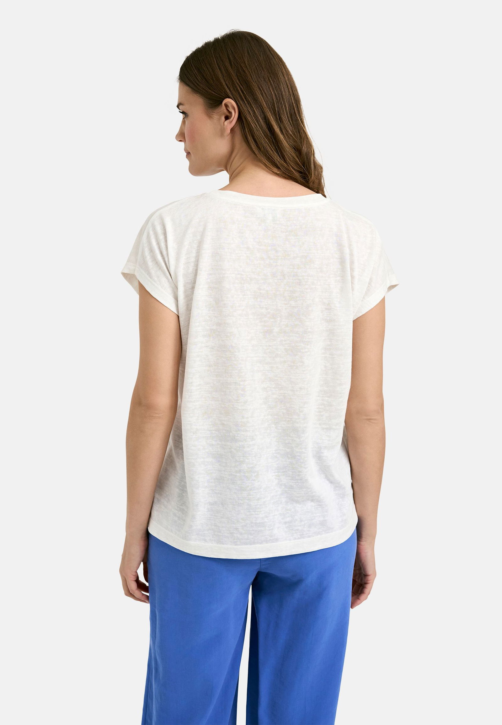 2a0ff66d3fcaf151288ed9c0bded4b64 Shirt w oversized shoulder + roundneck and Artwork