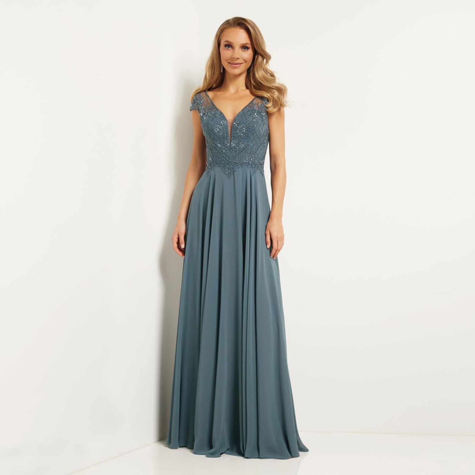 9dc52cc4a37248b384bb0c06d1668f13 Luxuar | Luxuar Langes Kleid | 52 | 3702 / 6202