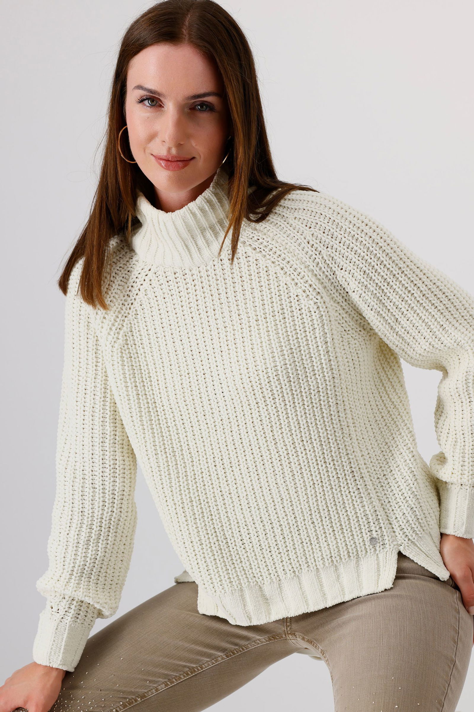  | Pullover, deep red | 44 | almond