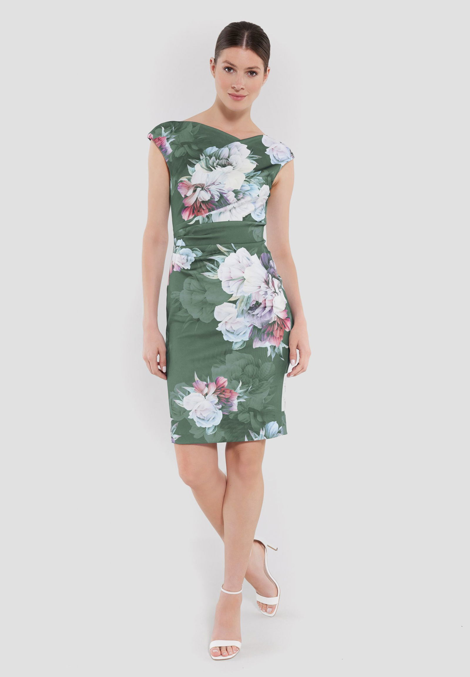 4950e3f97f1d96519ed8c4faca3f9475 SWING Kurzes Kleid