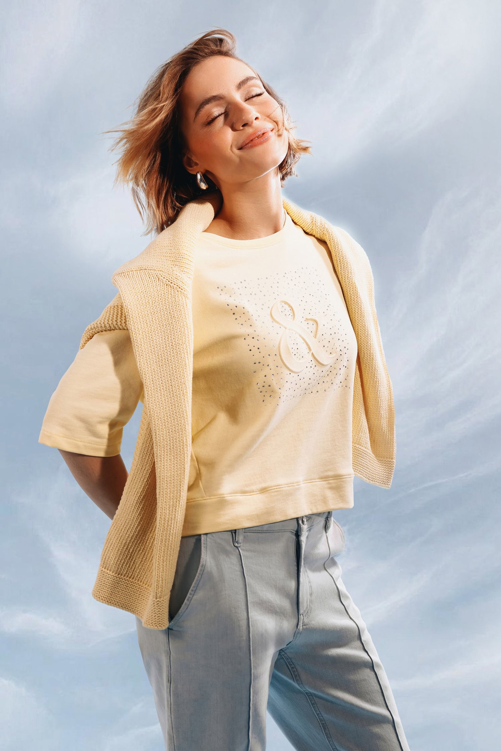 |  Sweatshirt, pastel yellow | 46 | pastel yellow