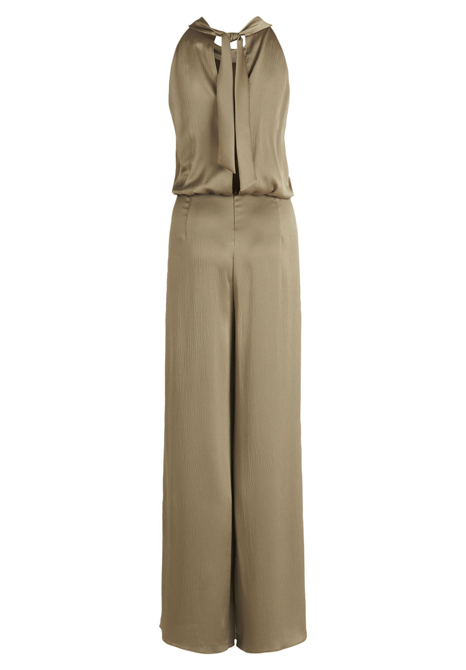 V by Vera Mont | V by Vera Mont Overall | 38 | turf