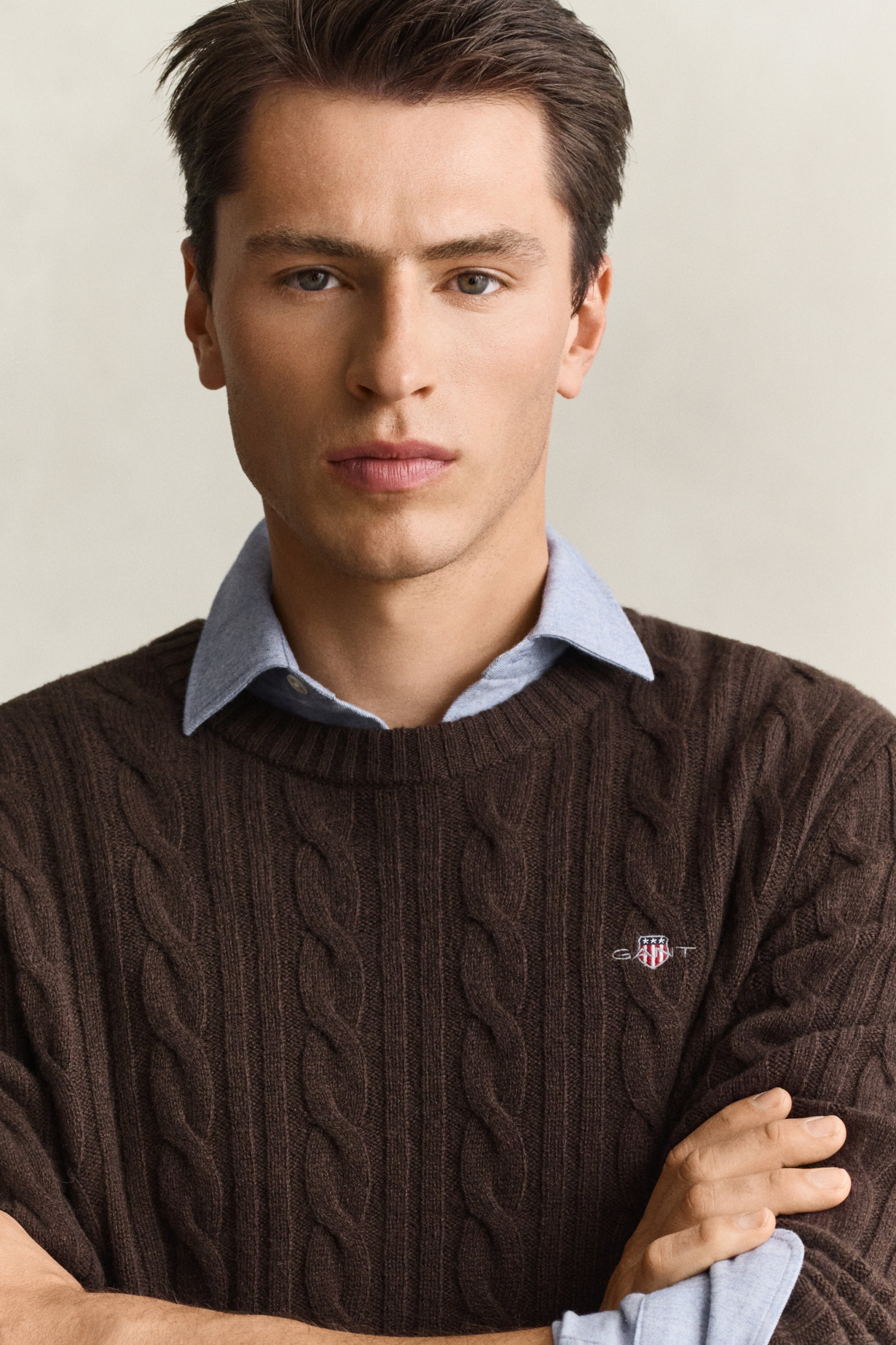 LAMBSWOOL CABLE C-NECK, BLACK BROWN #4