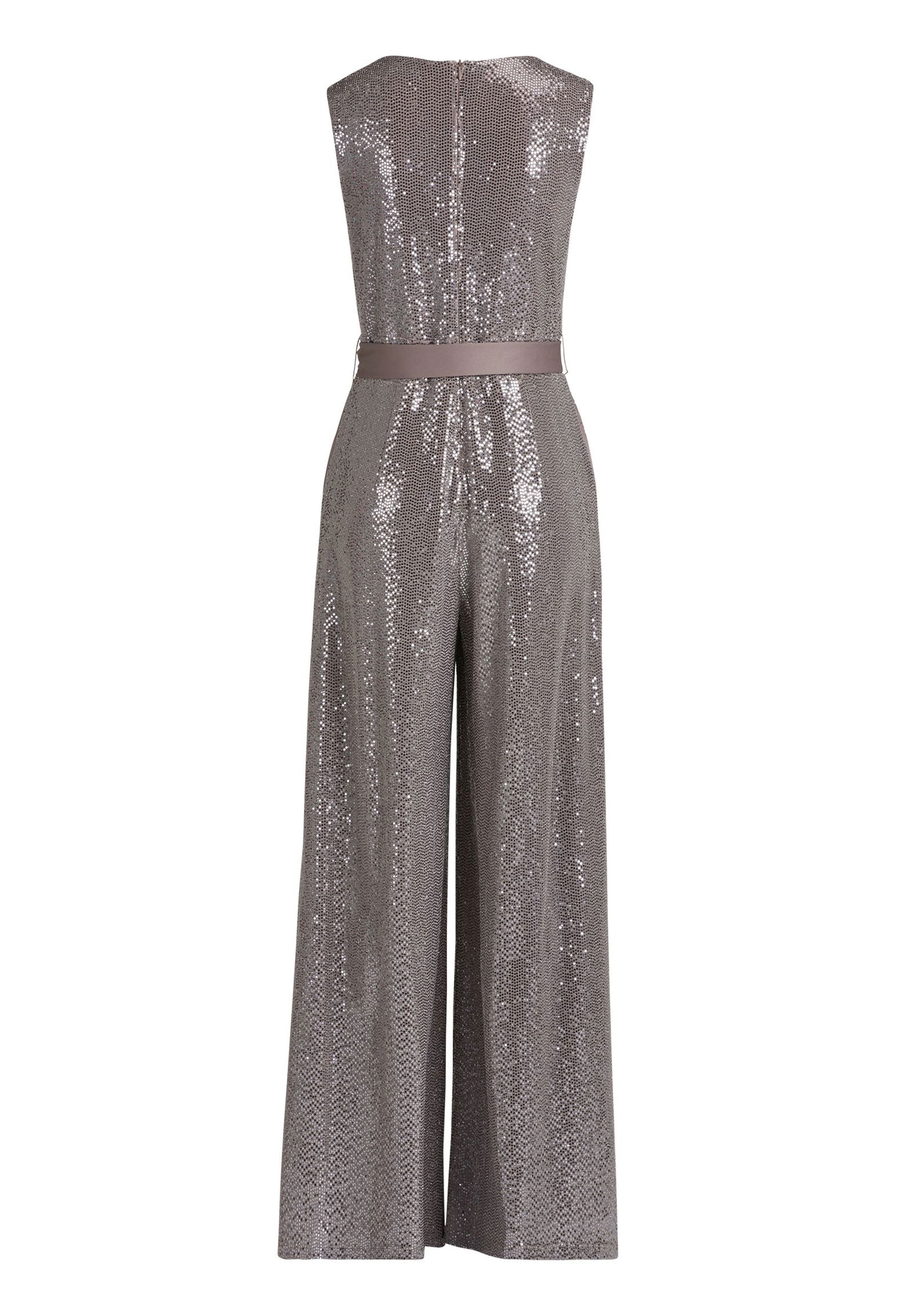 e37e79ca4f3b7f72f5c74f4eaf446593 Vera Mont Overall