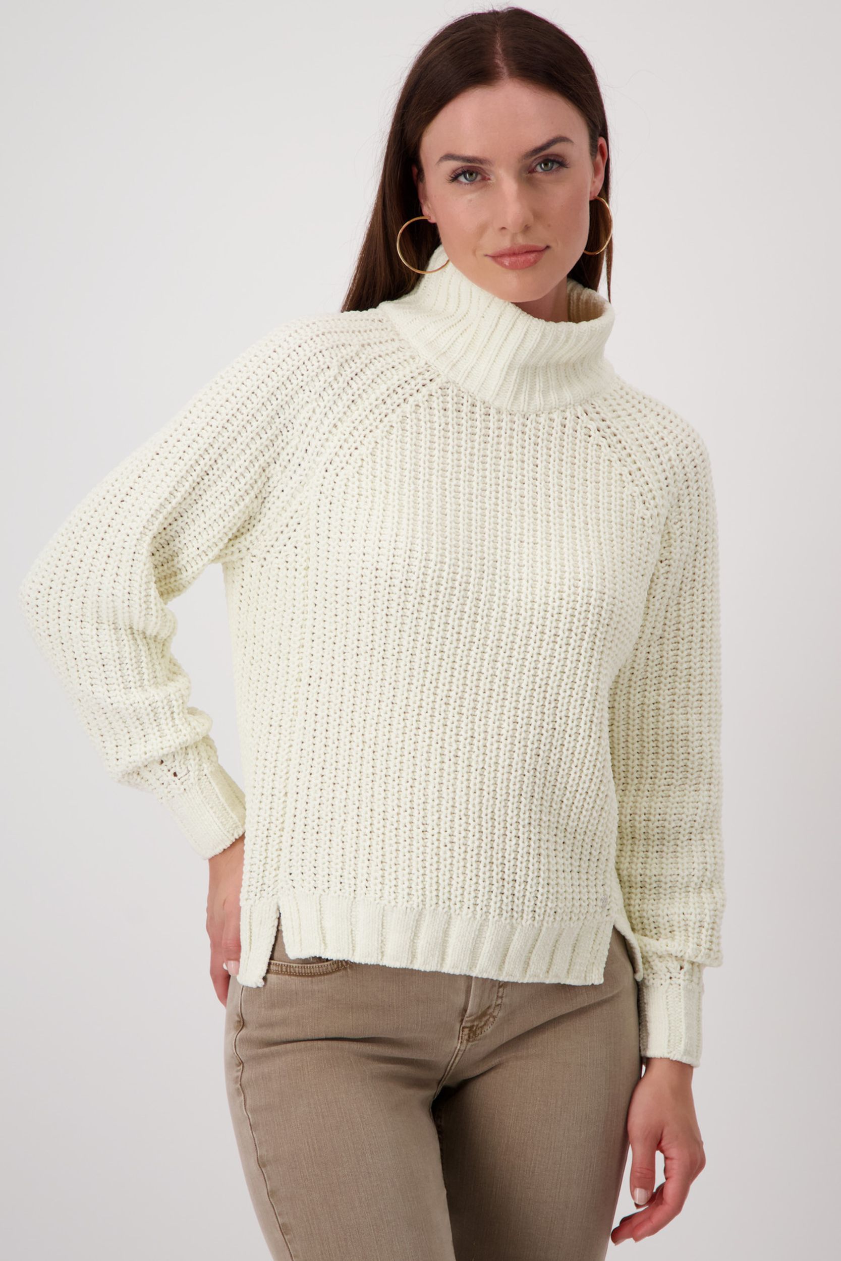  |  Pullover, deep red | 44 | almond