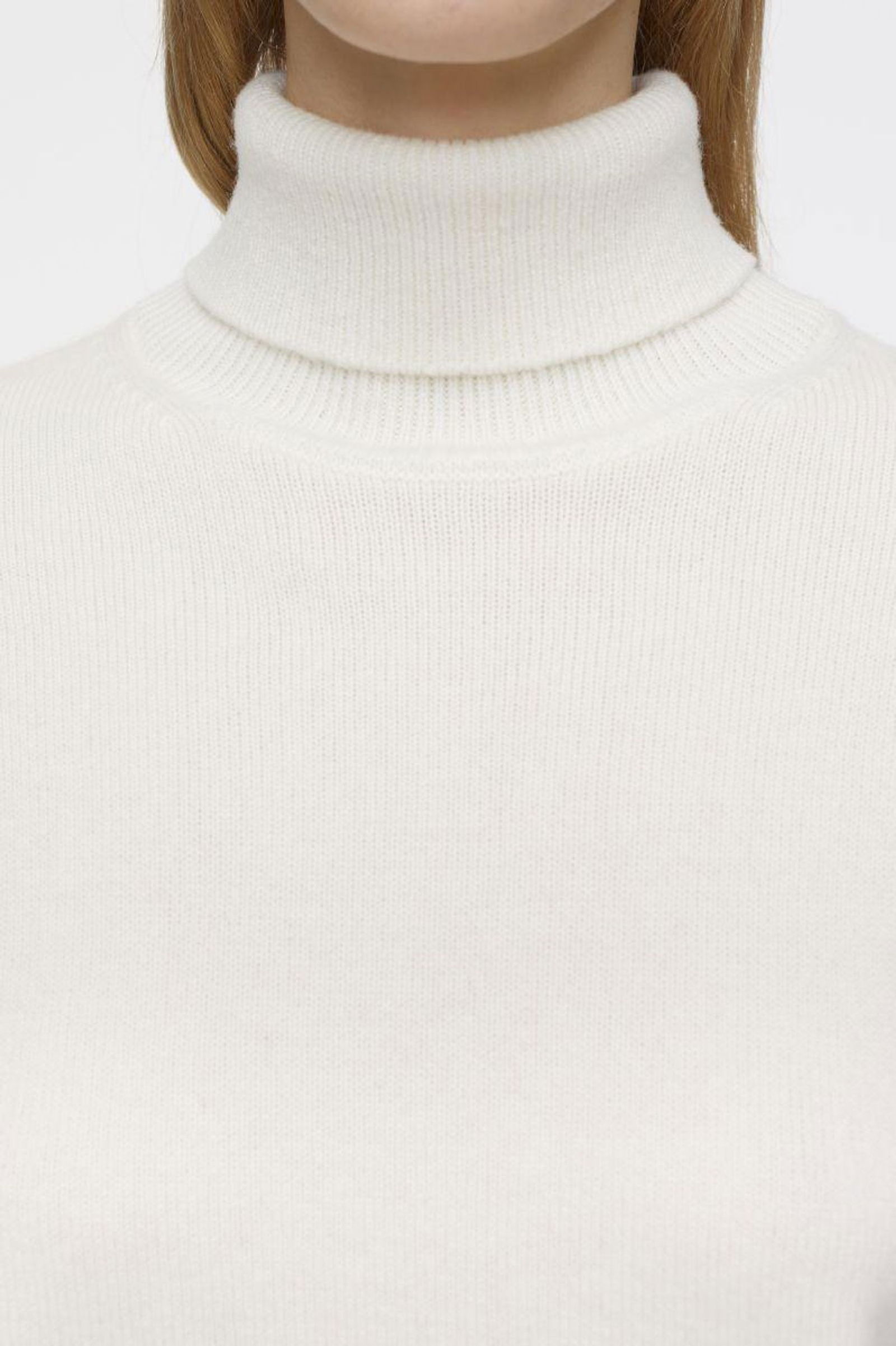 Closed Rollkragenpullover