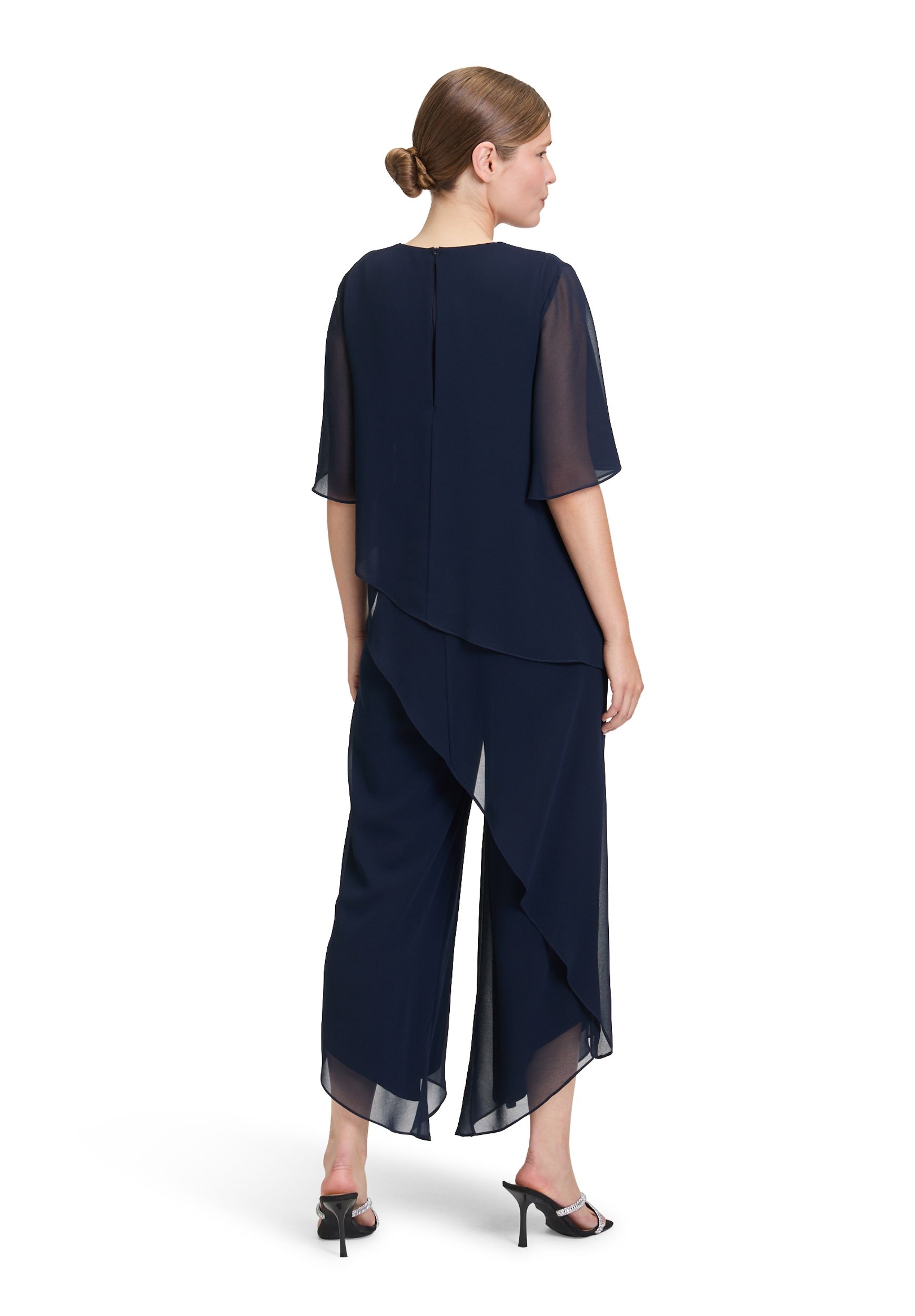 Vera Mont |  Vera Mont Overall  | 46 | night sky