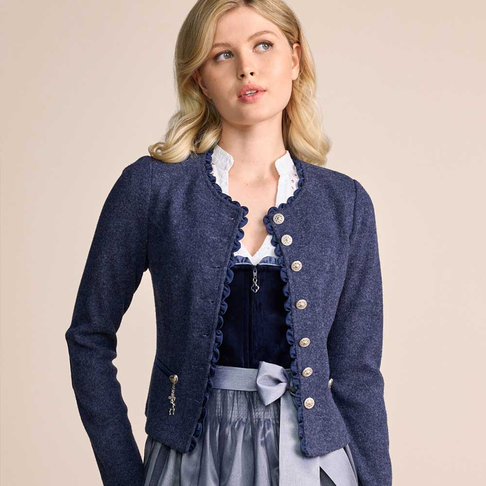 Krüger Dame mit einer Strickjacke 