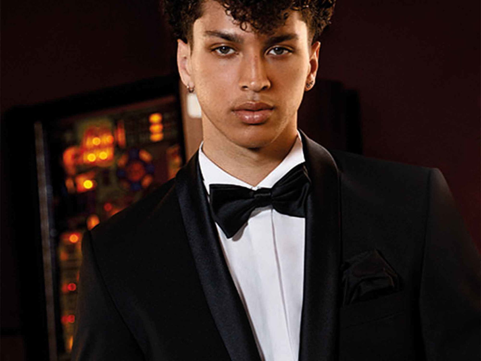 Kategorien-smoking-herren-sakko-anzug Herren Cocktail und Partymode Mann im Anzug