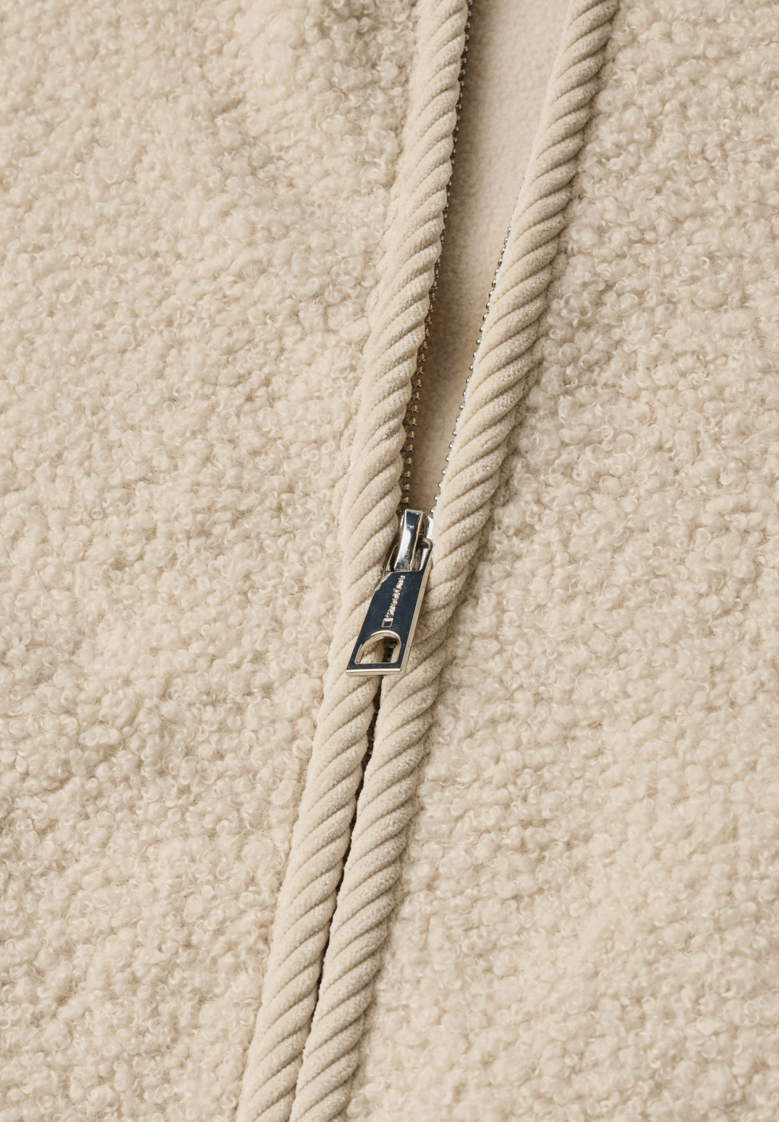 Short Teddy Vest w. Corduroy D, soft fawn beige #2