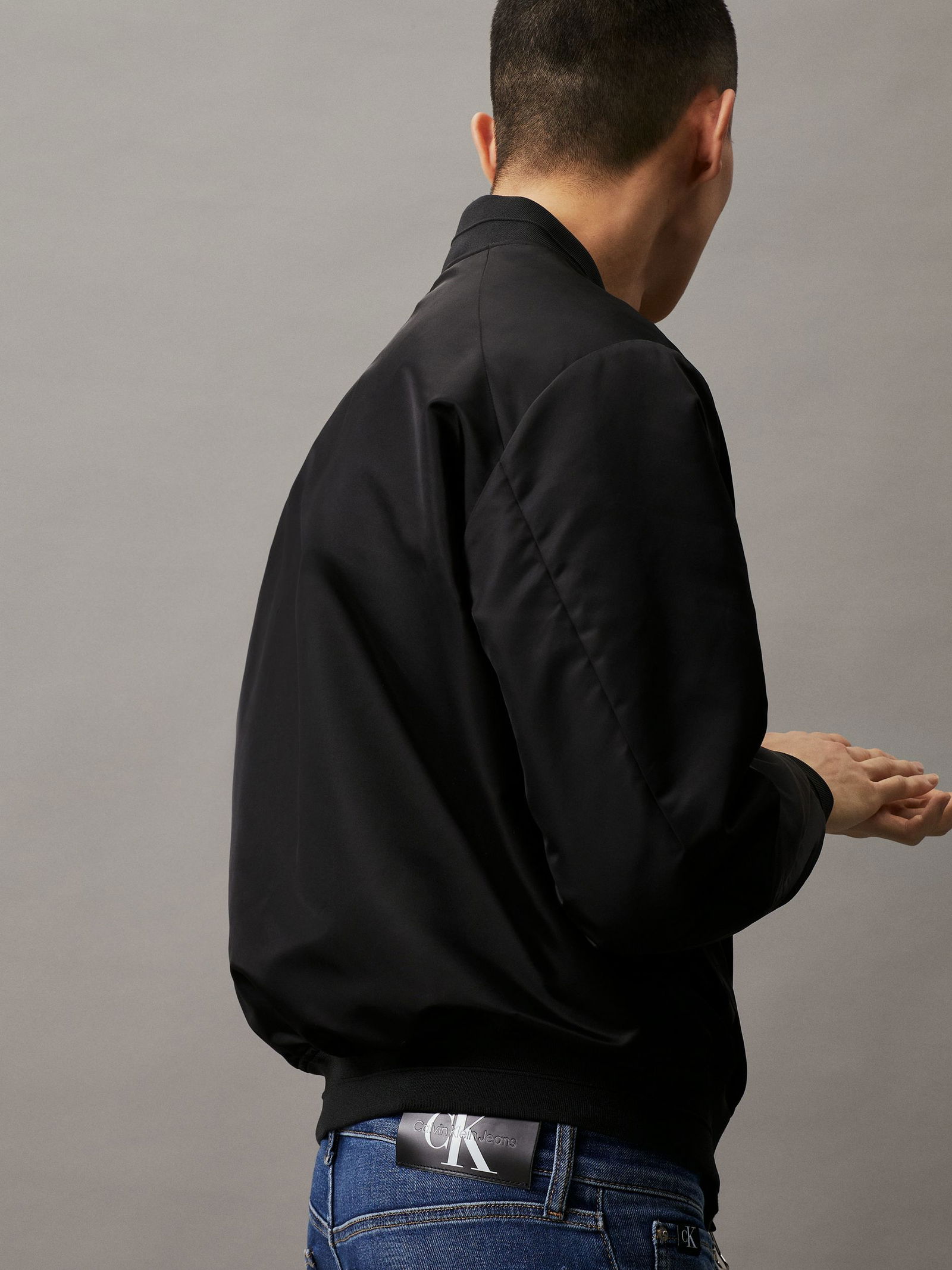 Calvin Klein Jeans |  Calvin Klein Jeans Straight Leg Jeans  | 33/34 | denim dark