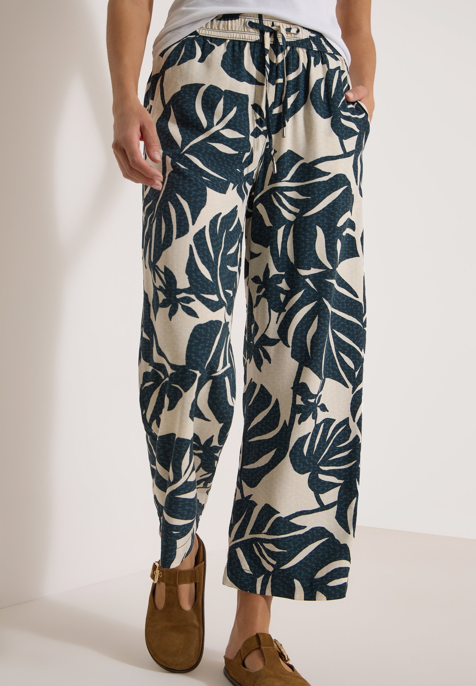 TOS Style Neele AOP leaves big, palm breeze green #7