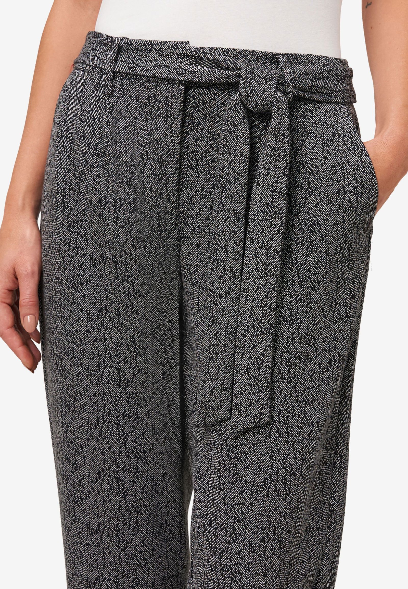 Zero |  Zero Schmale Hose  | 42 | blackcream