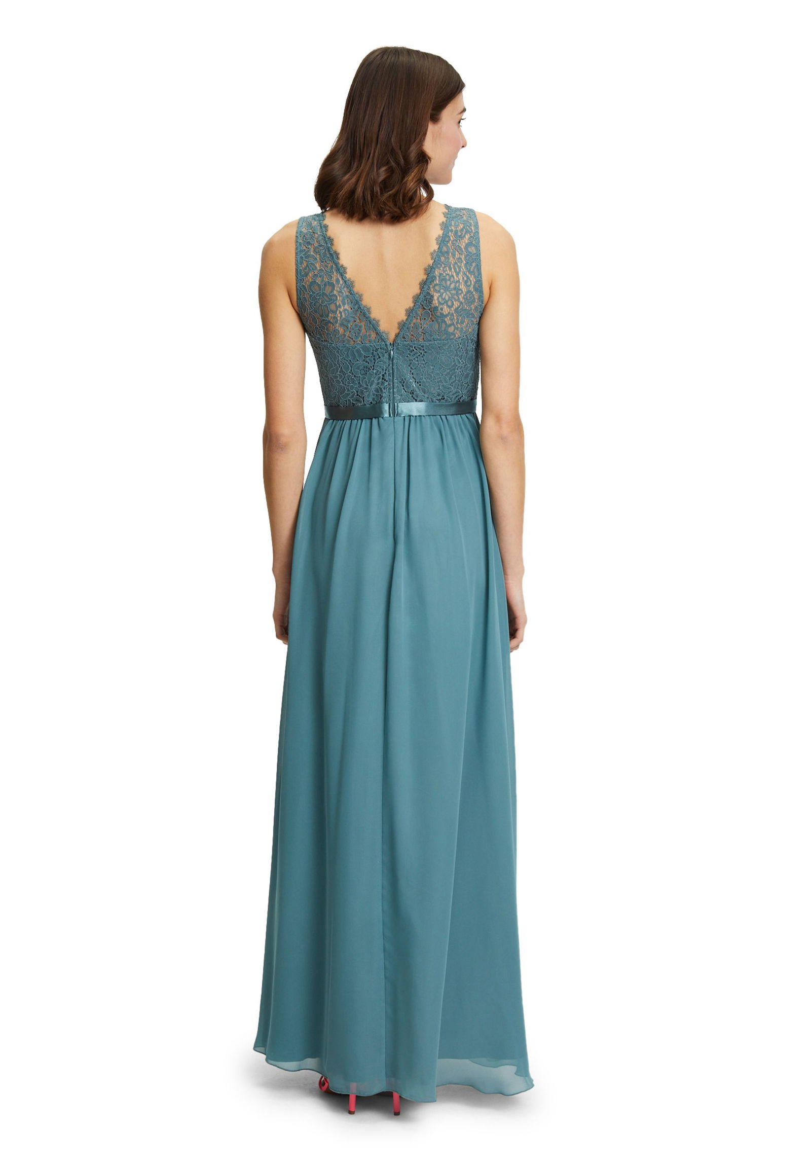 19db3577d1c0481d5dd8a6fea831dd6f Suddenly Princess Langes Kleid