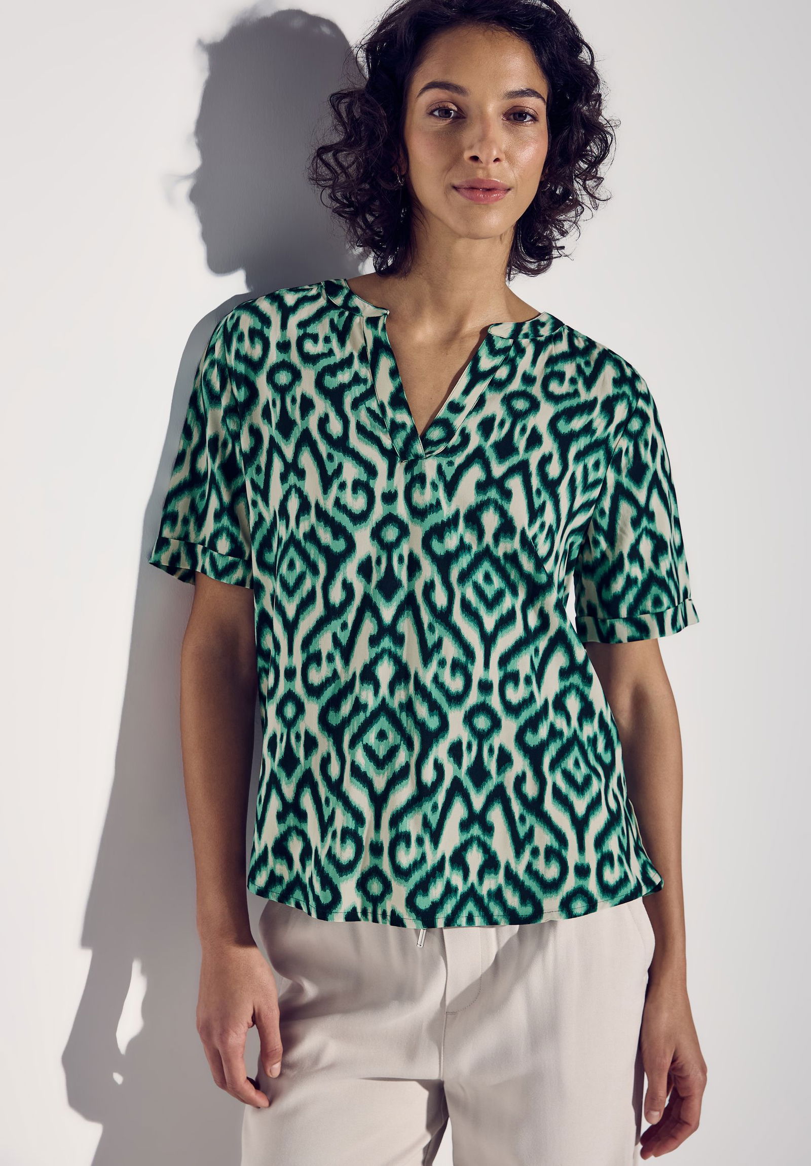  |  Gemusterte Bluse | 42 | hunter green