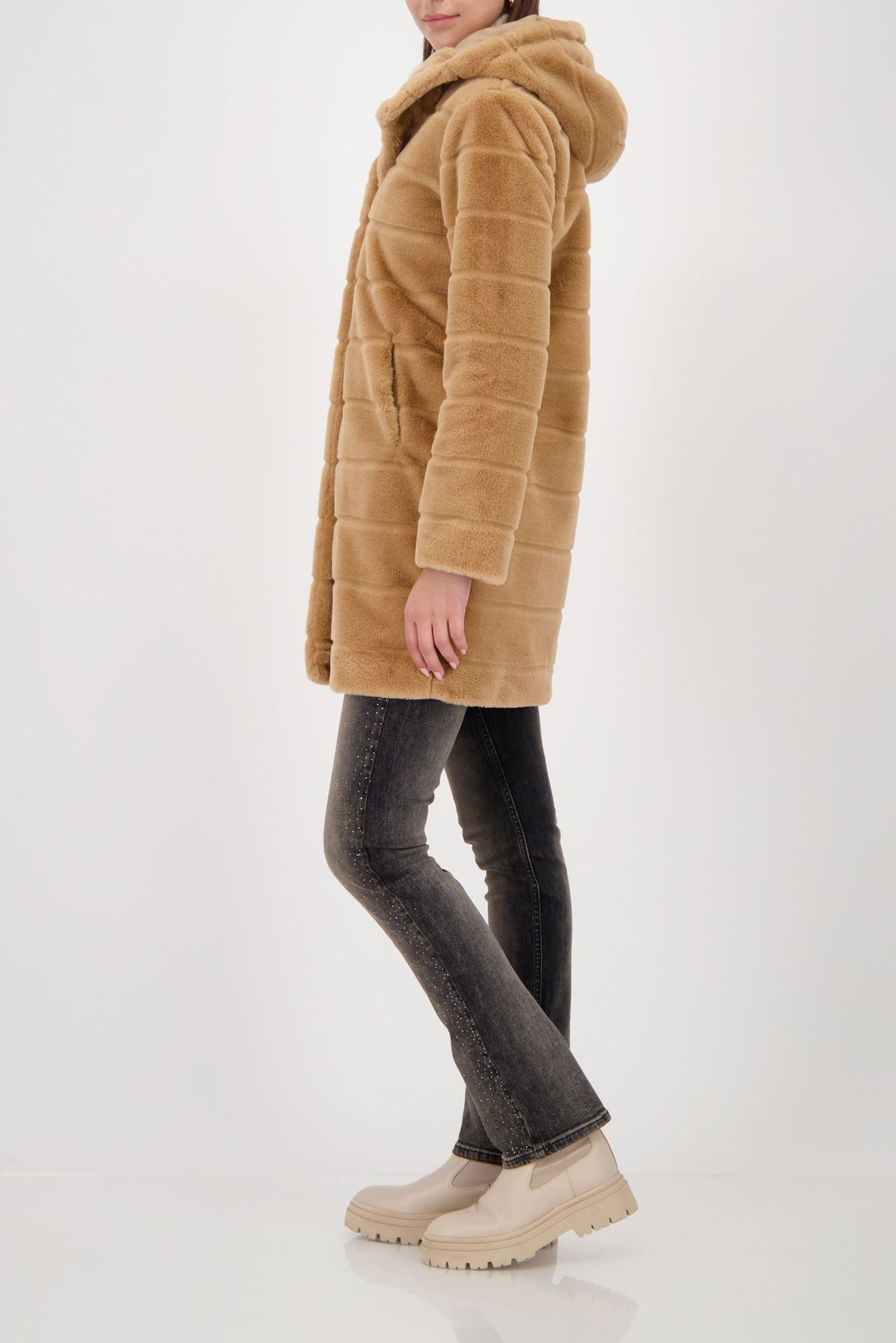 3d1054f16a0ed737bdbe764a397f7774 Monari |  Monari Wollmantel  | 44