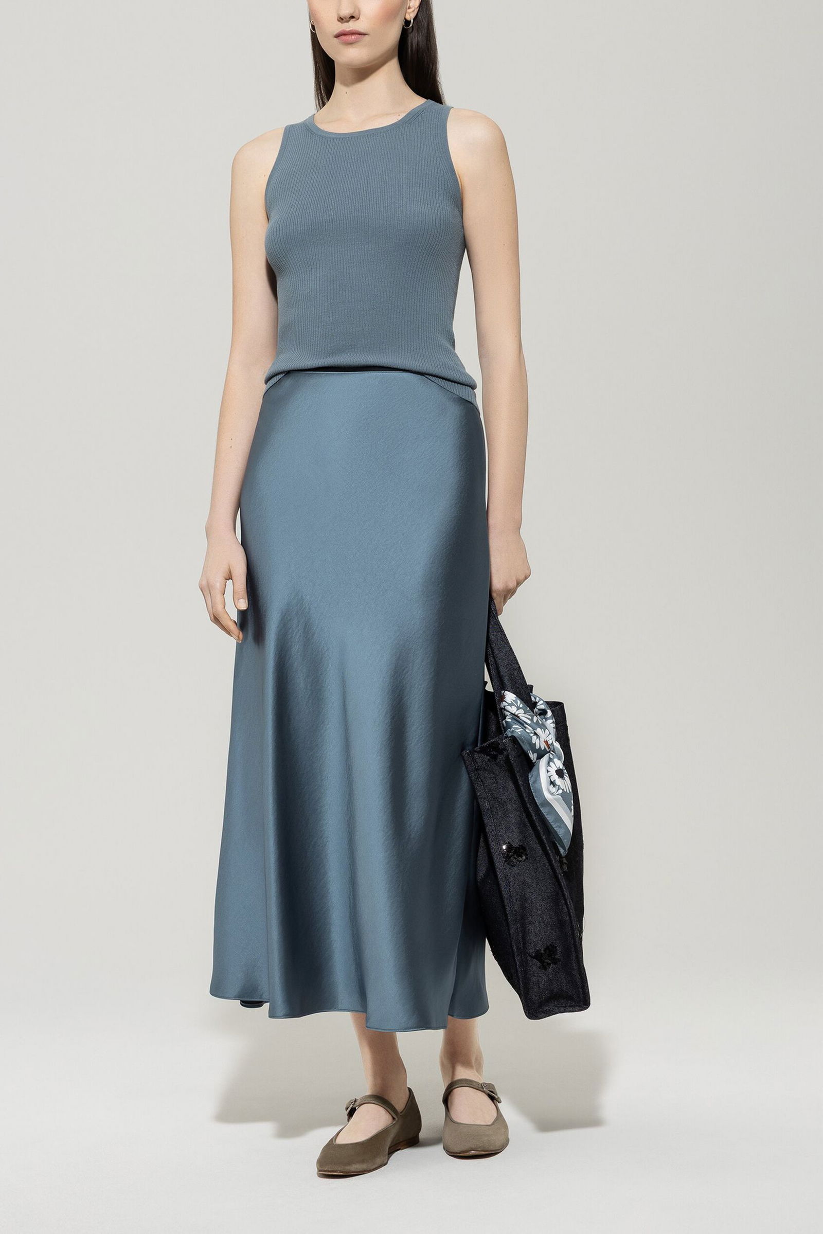 fa86af008cc19cfc3cacdd1cf9ea0cdc Luisa Cerano | Luisa Cerano Maxirock | 36 | 1952_236