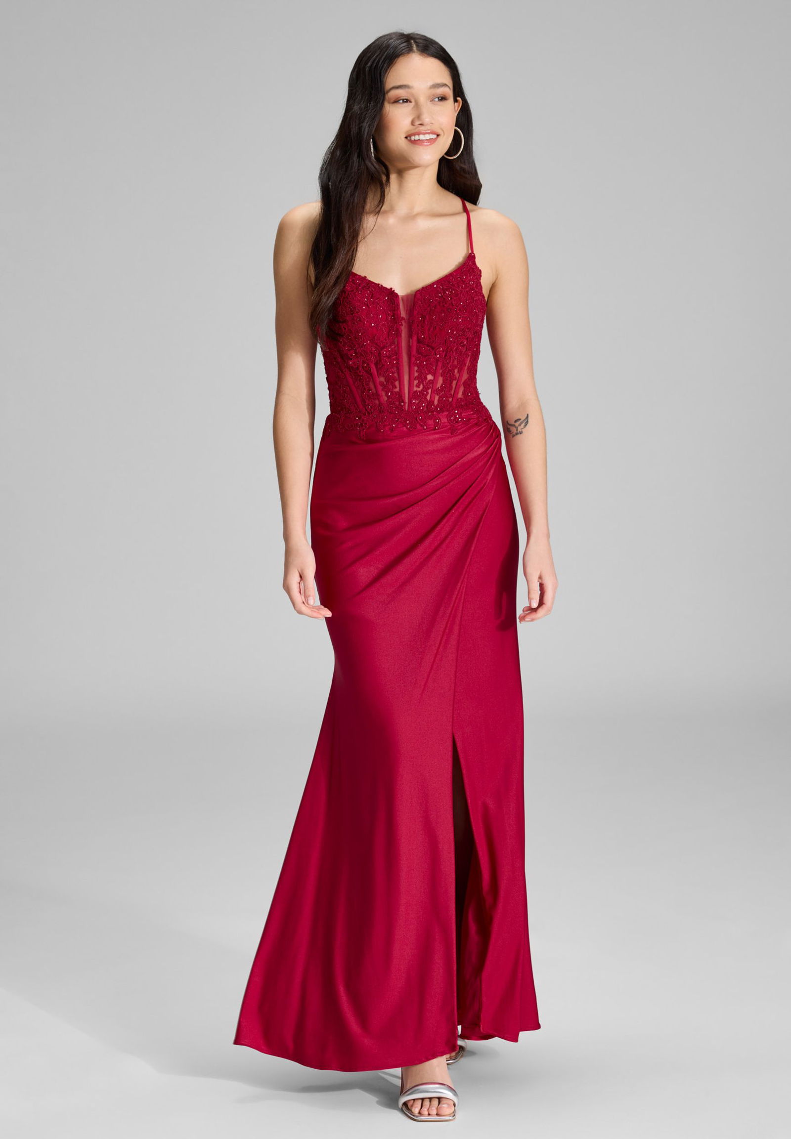 Hey Kyla |  Hey Kyla Bodycon Kleid mit Spitzenstickerei | 40