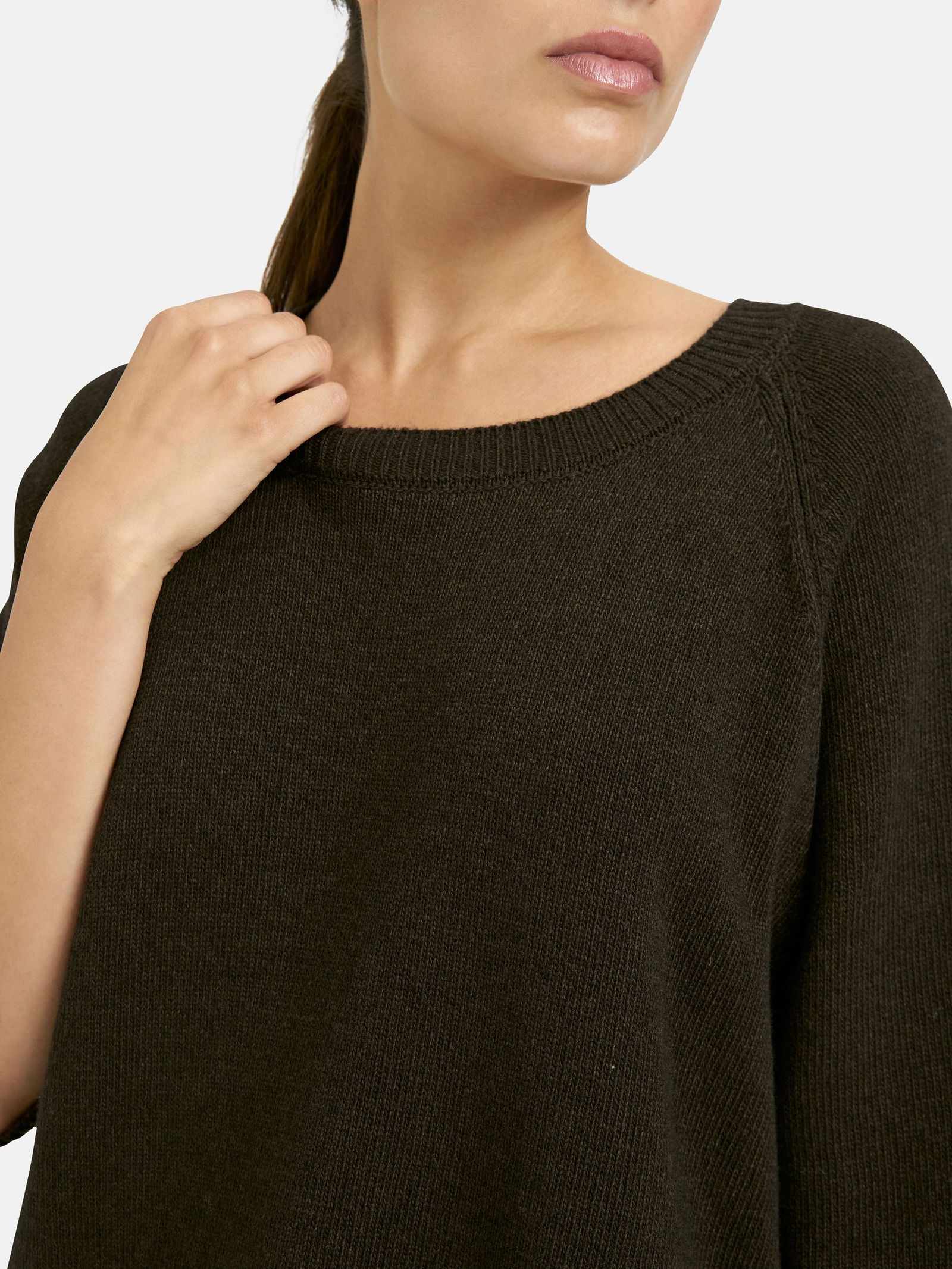  | Loose fit Pullover with 1/2 sleeves and round neck | XL