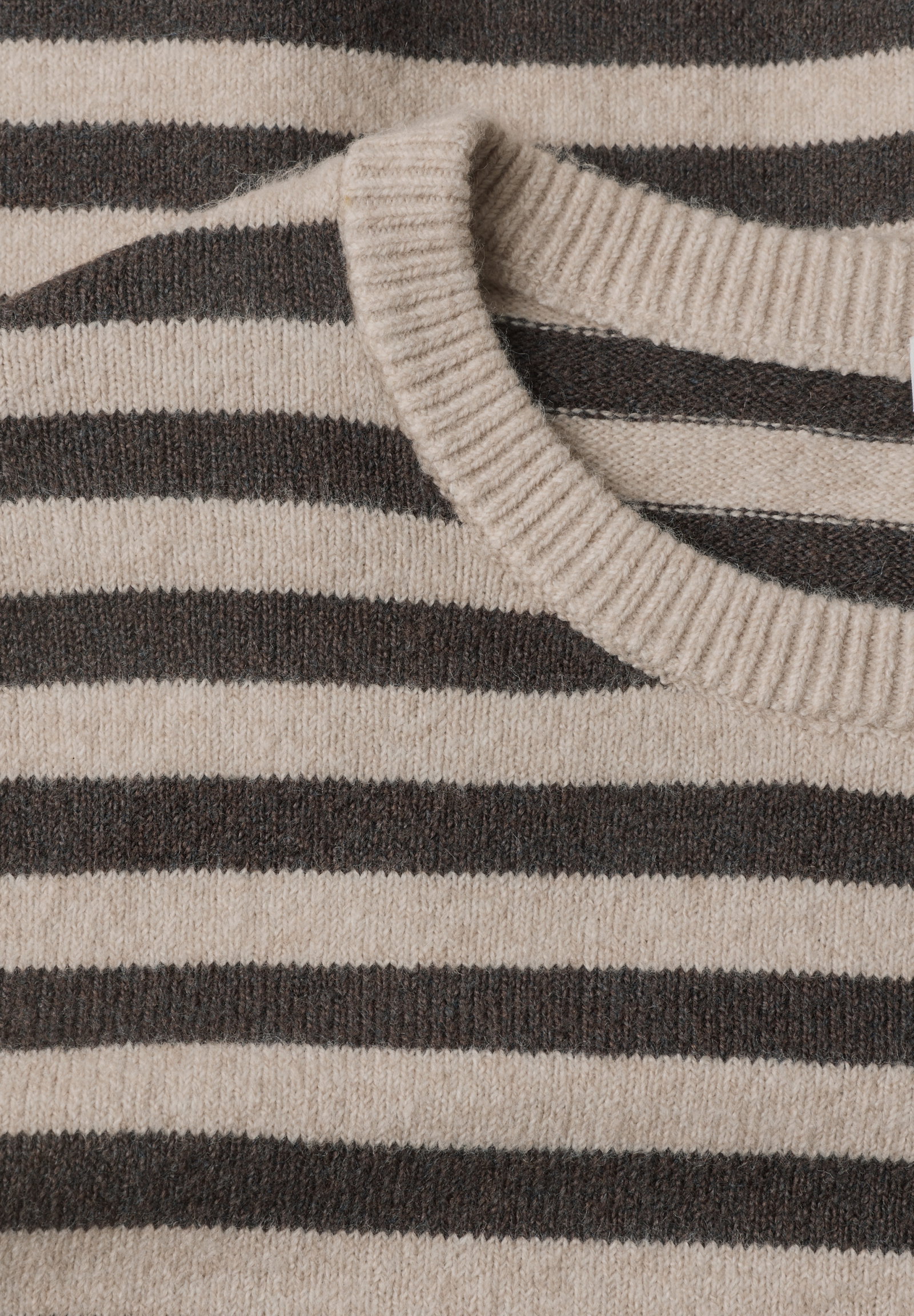 LTD QR_cosy sweater with strip, clay sand mel. #2