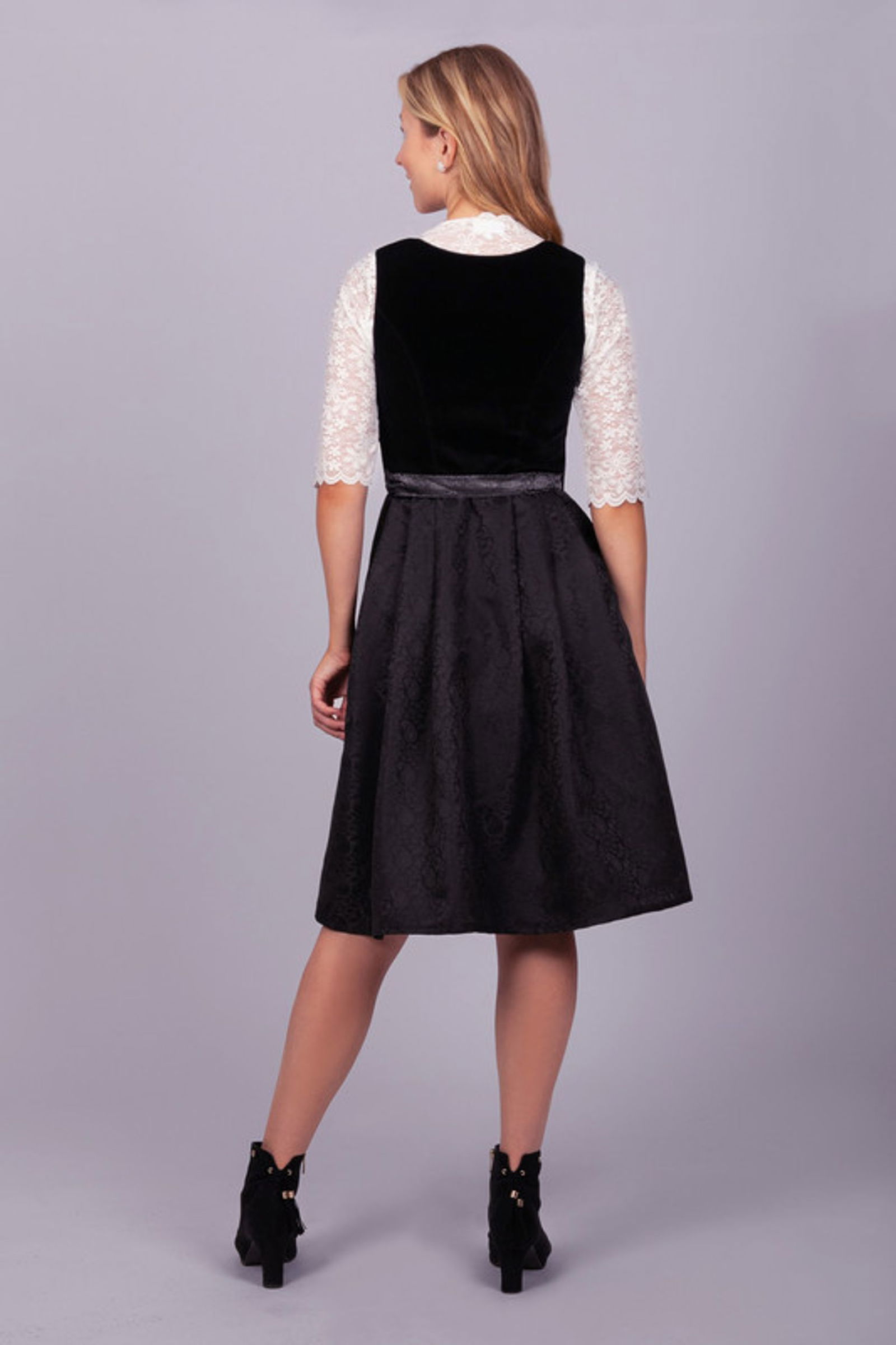 05fc1d0cb211143d26061b34e3edc74e Edelnice | Edelnice Dirndl "Evi" | 44 | schwarz