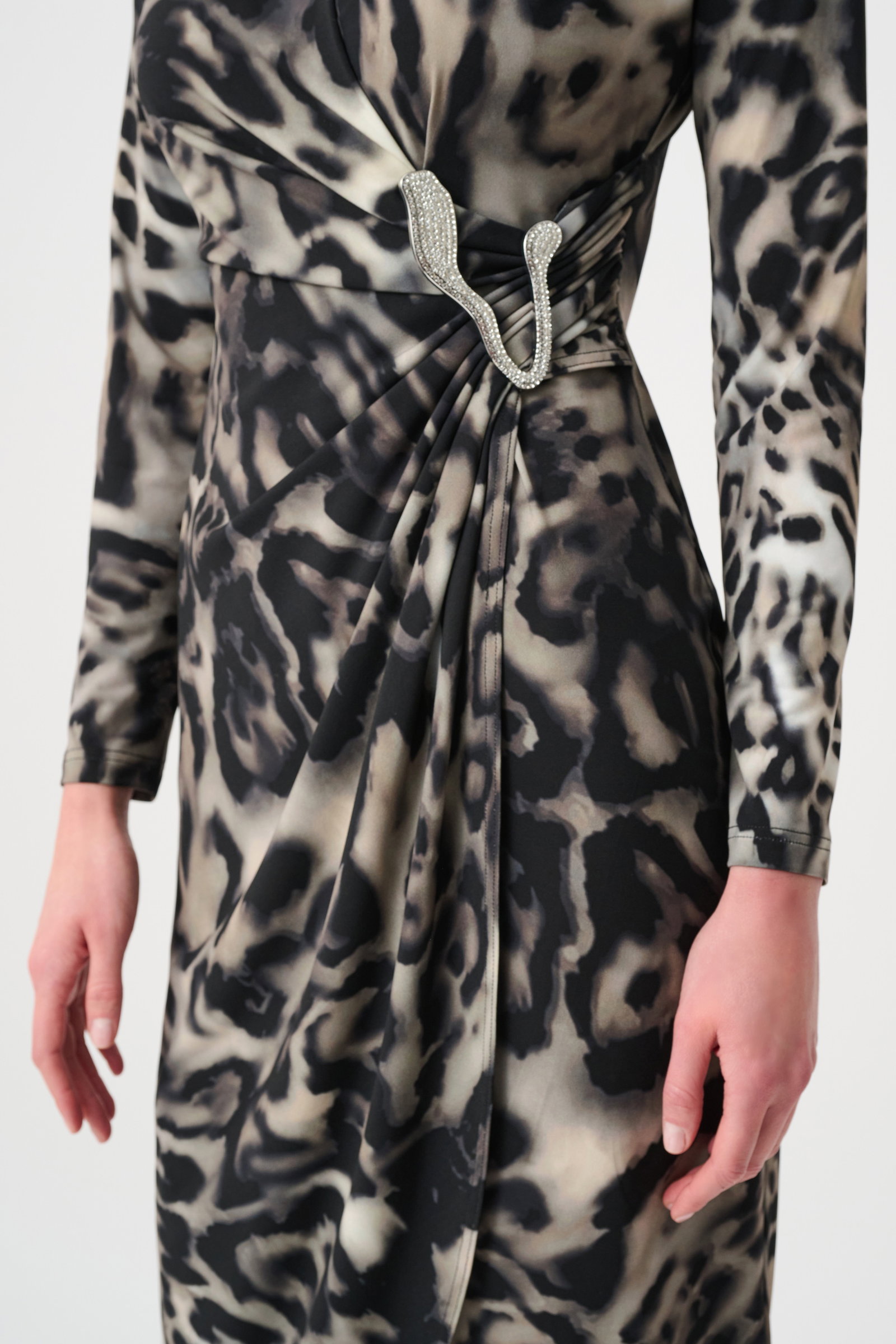 Joseph Ribkoff Damenkleid mit Leopardenmuster und Zierschnalle #6
