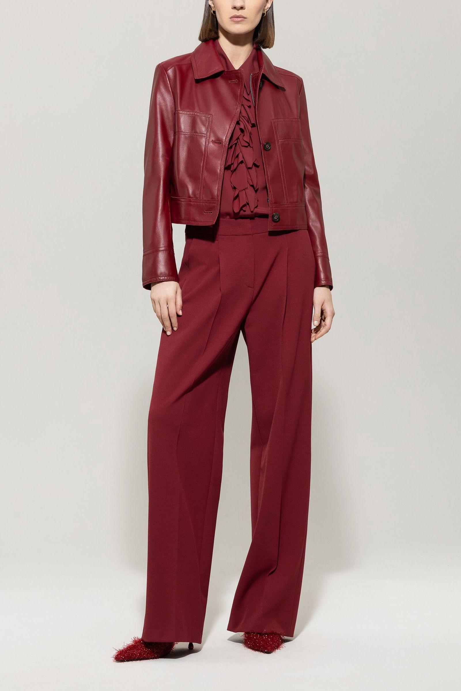 993d0289b9b797221db4f2d3cd7a5d27 | Jacke, berry red | 36 | 1952_472