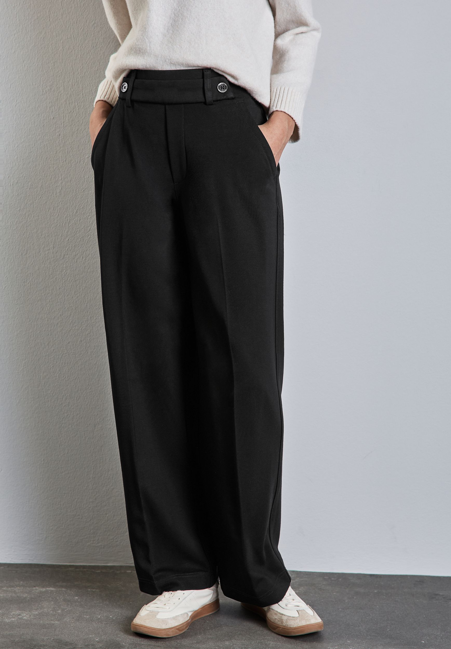  |  Straight Leg Hose | 42/30 | black