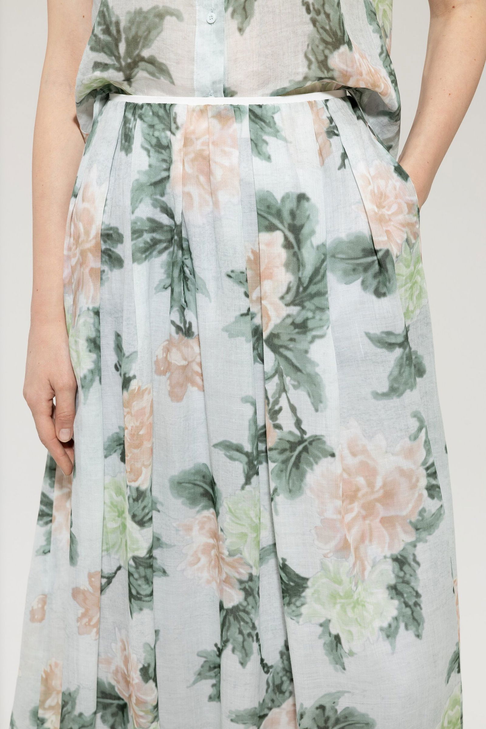  | Rock, the faded floral print | 40 | 1952_3109