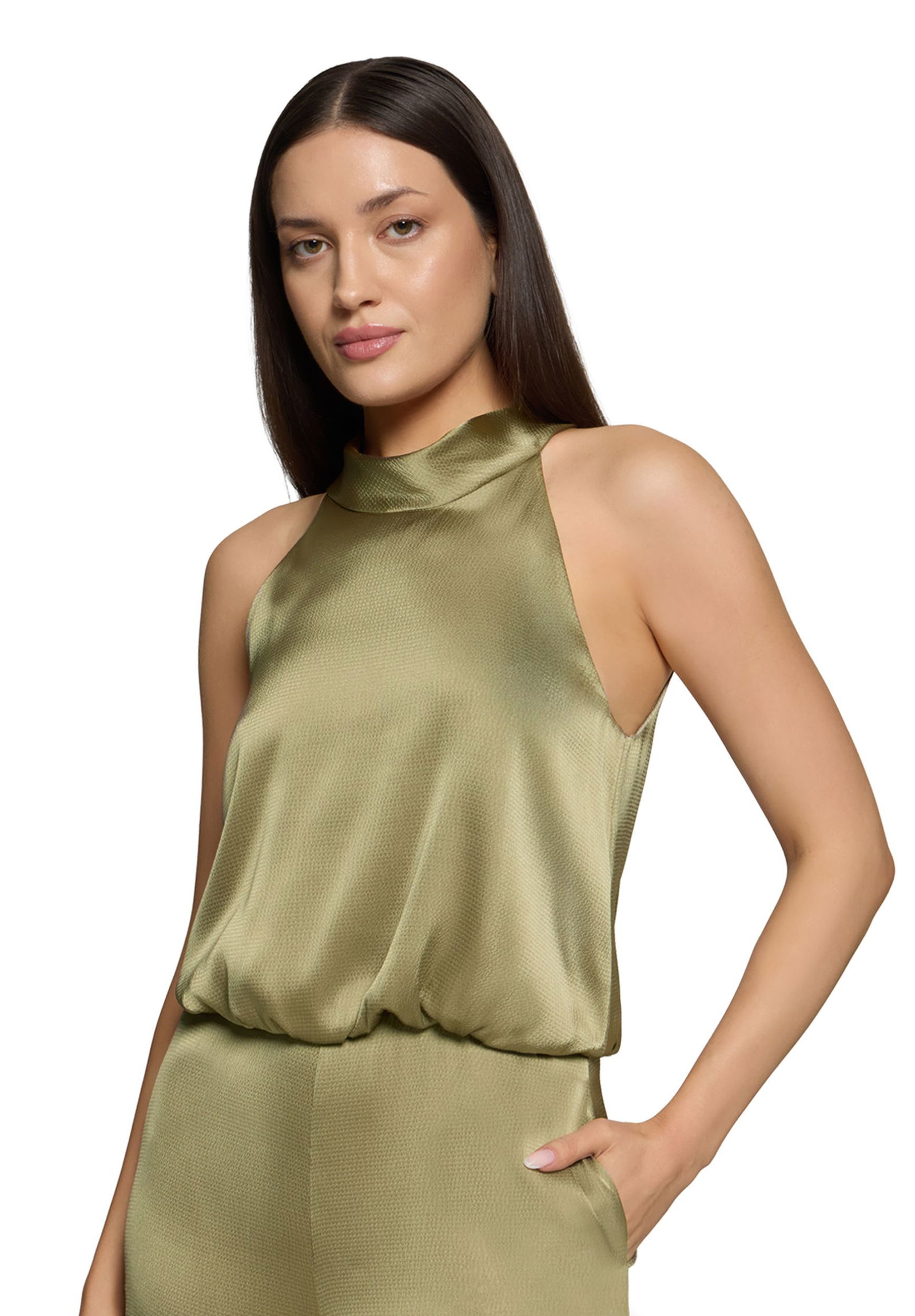 V by Vera Mont |  V by Vera Mont Overall  | 38 | turf