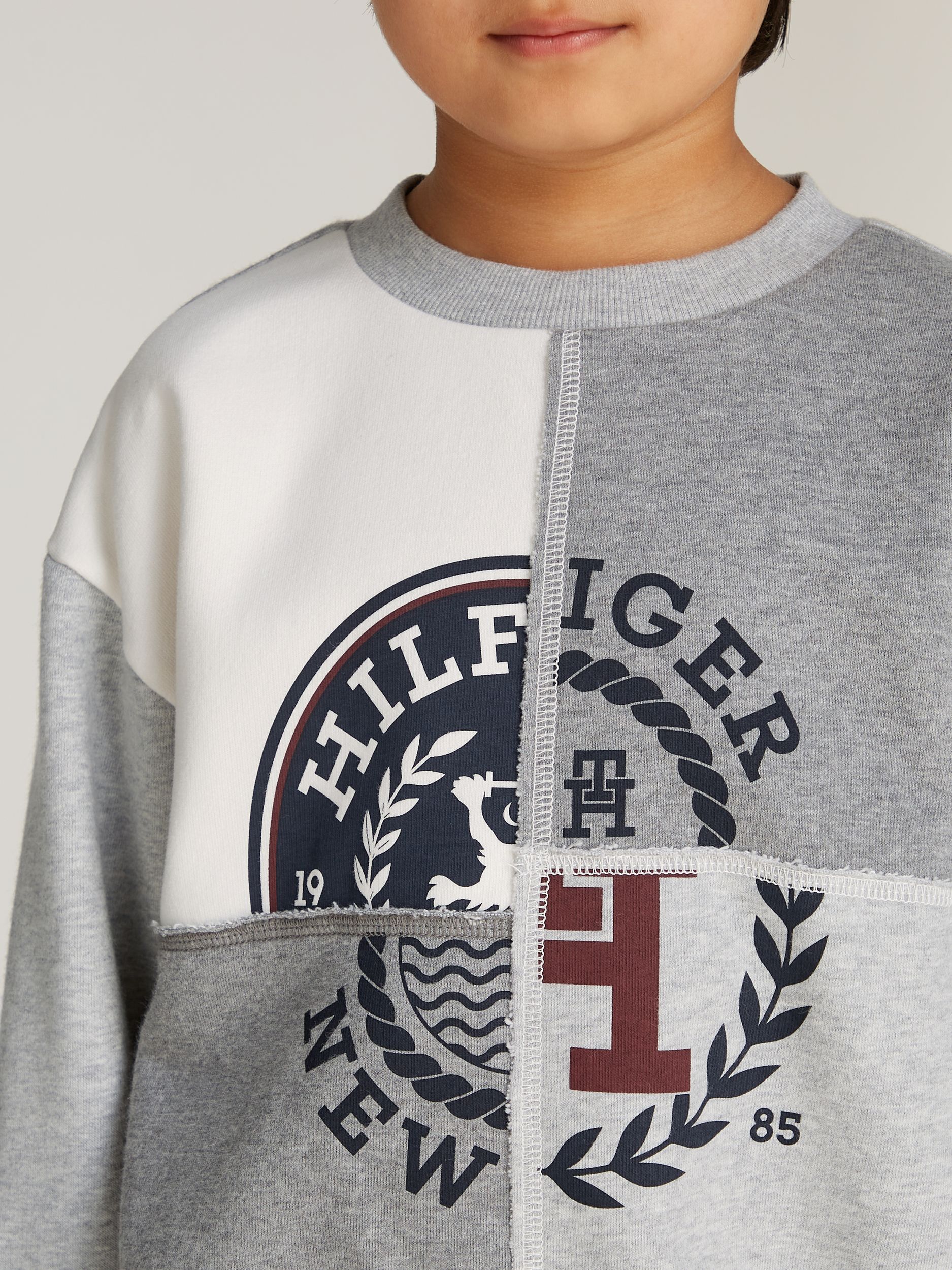 Tommy Hilfiger |  MONOTYPE SPLICED PRINTED CN | 152