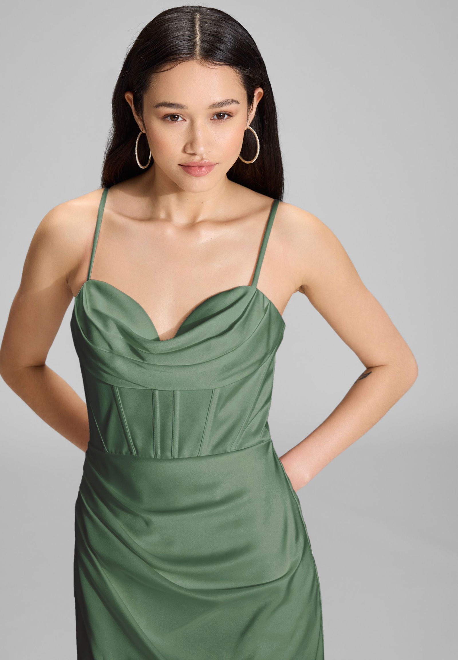 faf06fcaab50ad606e1167d0b9b74c22 Hey Kyla |  Hey Kyla Satinkleid mit Drapierung | 34