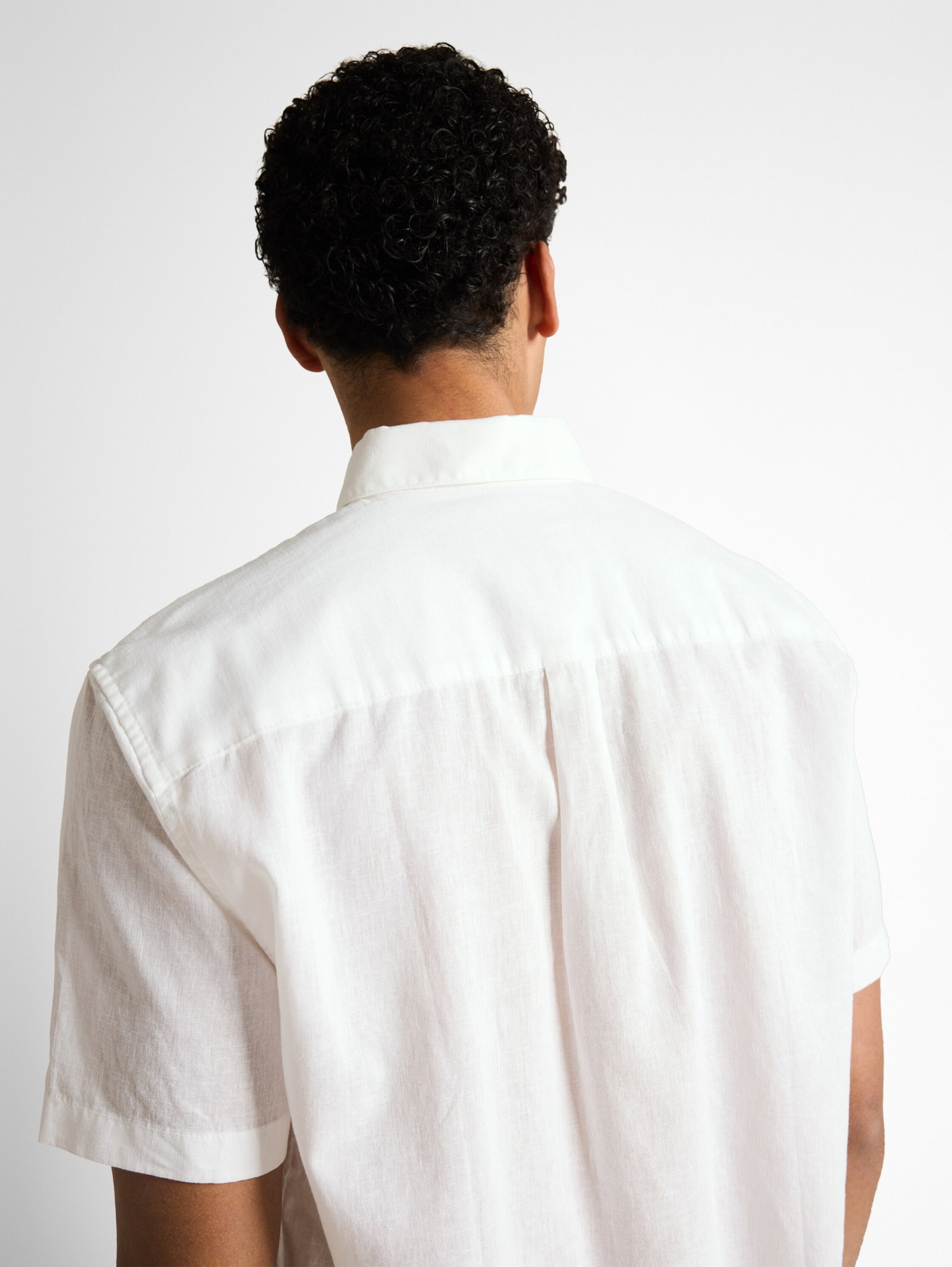 Relaxed Fit Kurzarmhemd mit Leinenanteil #6